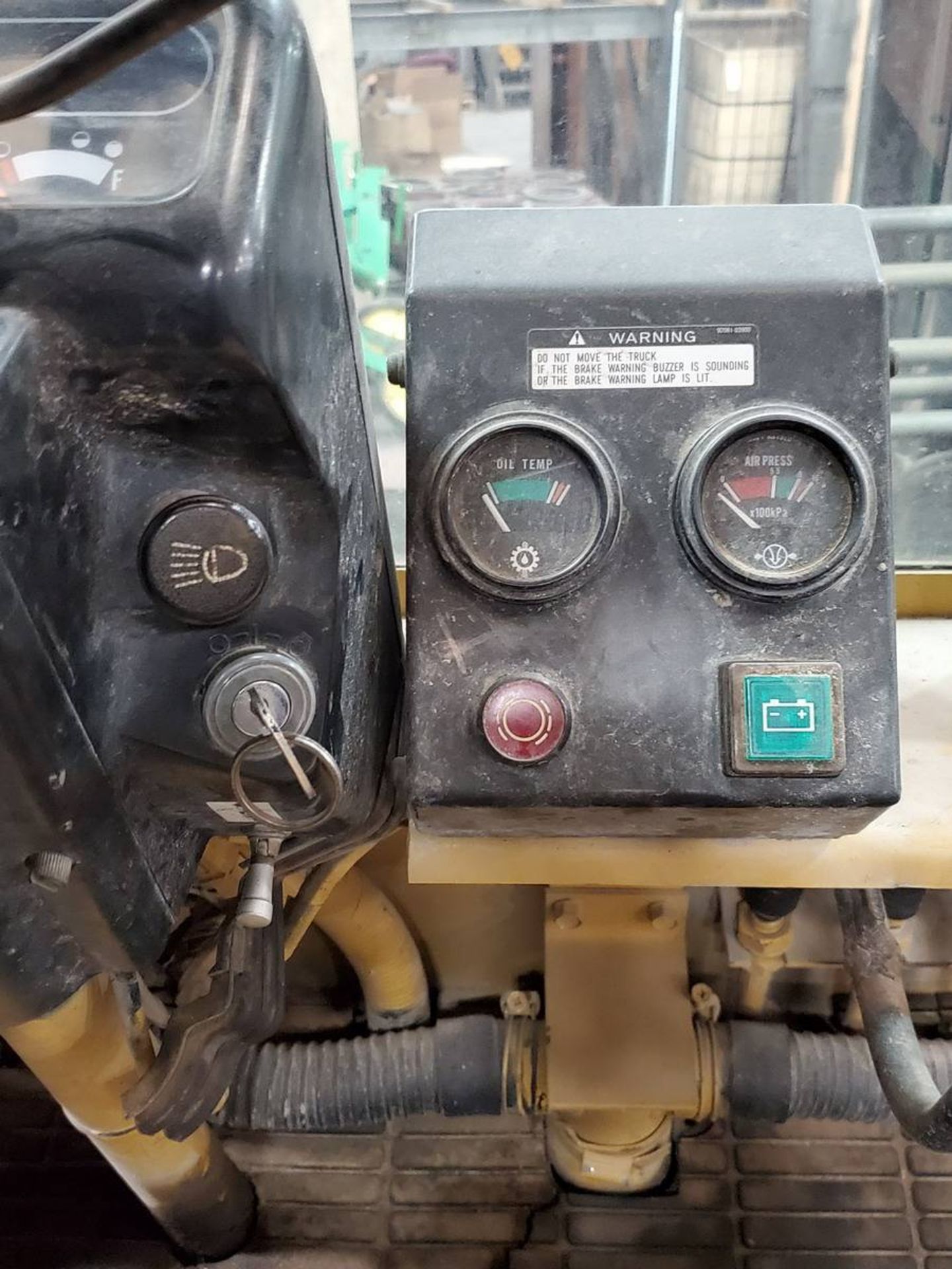 Caterpillar DP100 Forklift W/ Kill Switch - Image 9 of 15