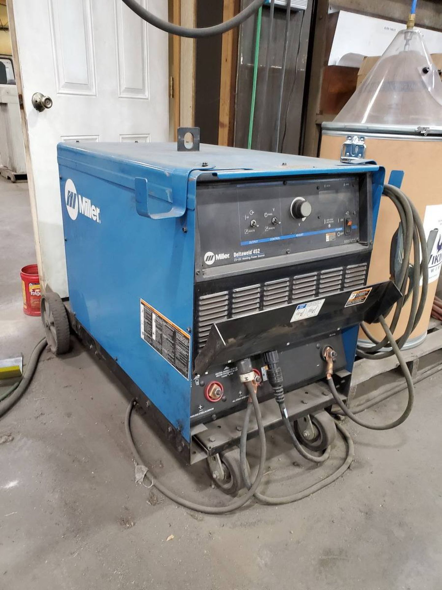 Miller DeltaWeld 452 Portable Welder - Image 2 of 6