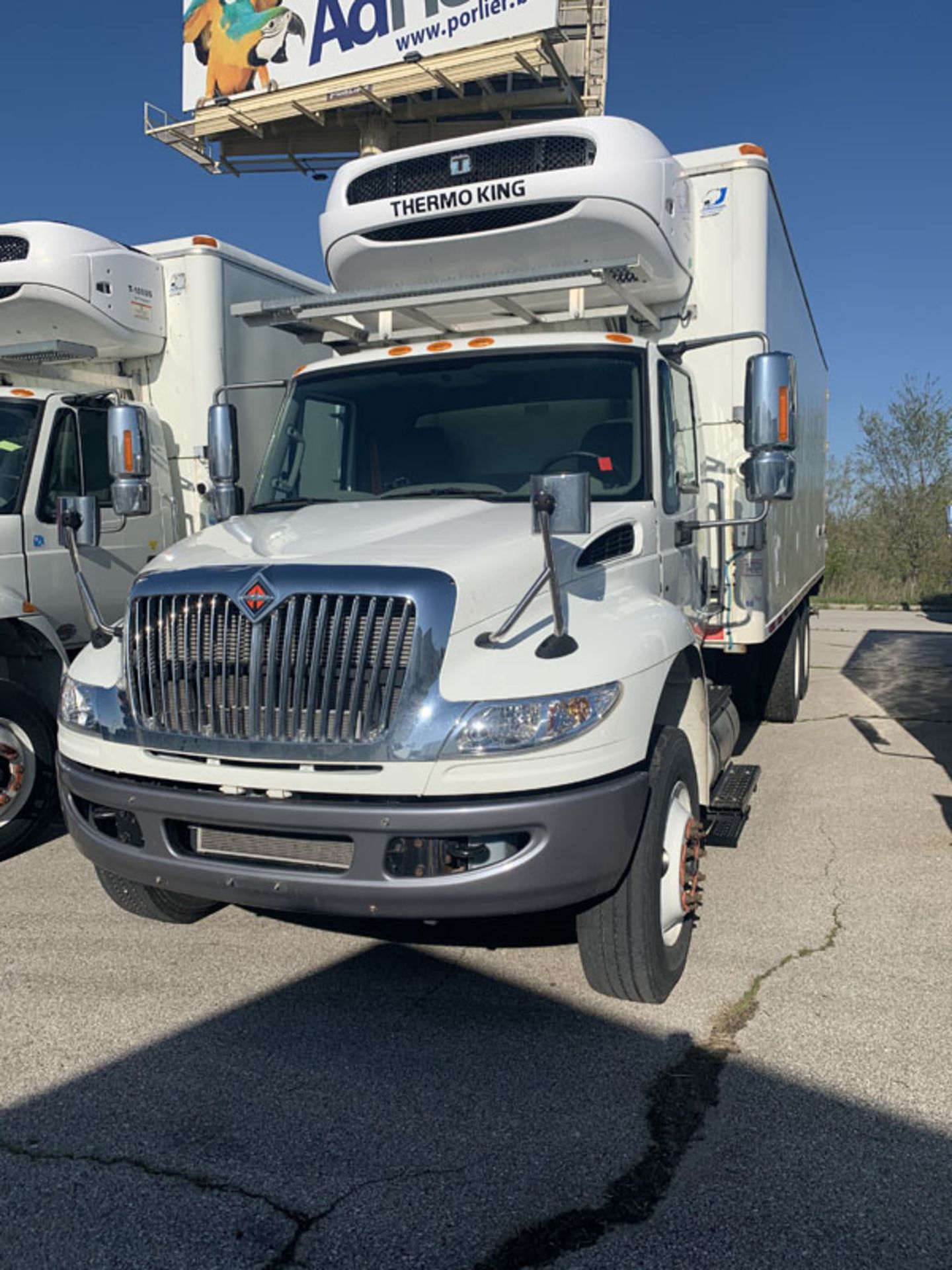 2018 INTERNATIONAL 4400 SBA 6X4 REFRIGERATED BOX TRUCK VIN#: 1HTMSTARXJH049061, Approx Miles: 25965,