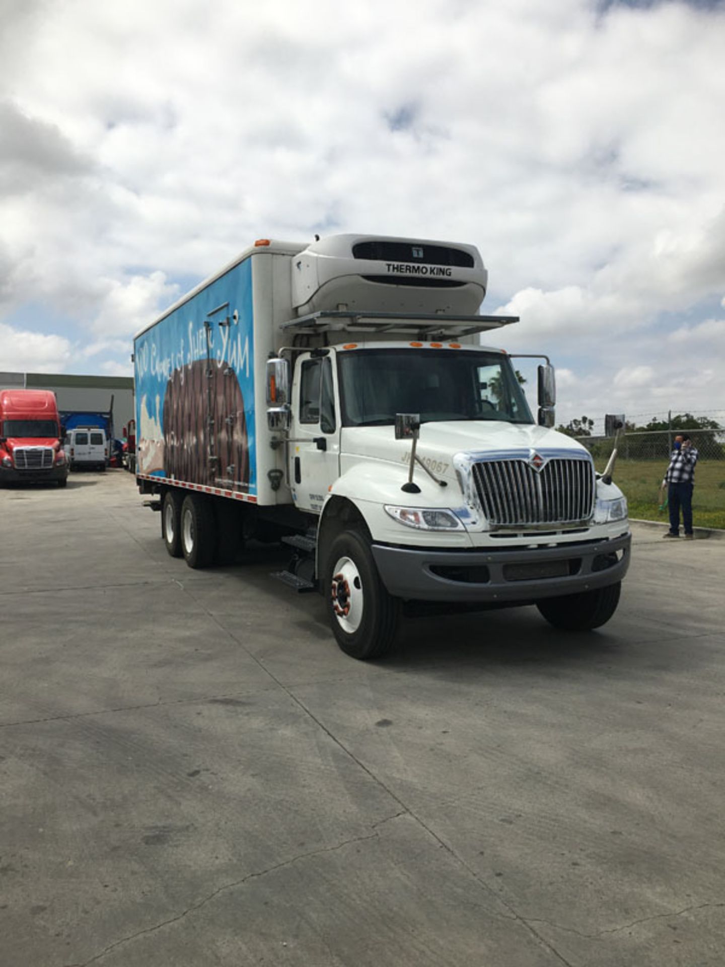 2018 INTERNATIONAL 4400 SBA 6X4 REFRIGERATED BOX TRUCK VIN#: 1HTMSTAR0JH049067, Approx Miles: 13174, - Image 2 of 8