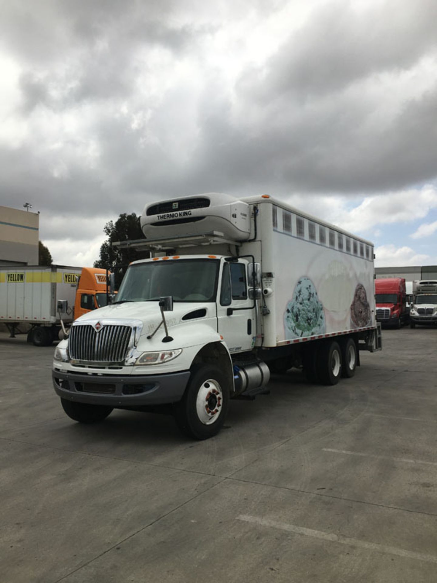 2018 INTERNATIONAL 4400 SBA 6X4 REFRIGERATED BOX TRUCK VIN#: 1HTMSTARXJH048962, Approx Miles: 74951,