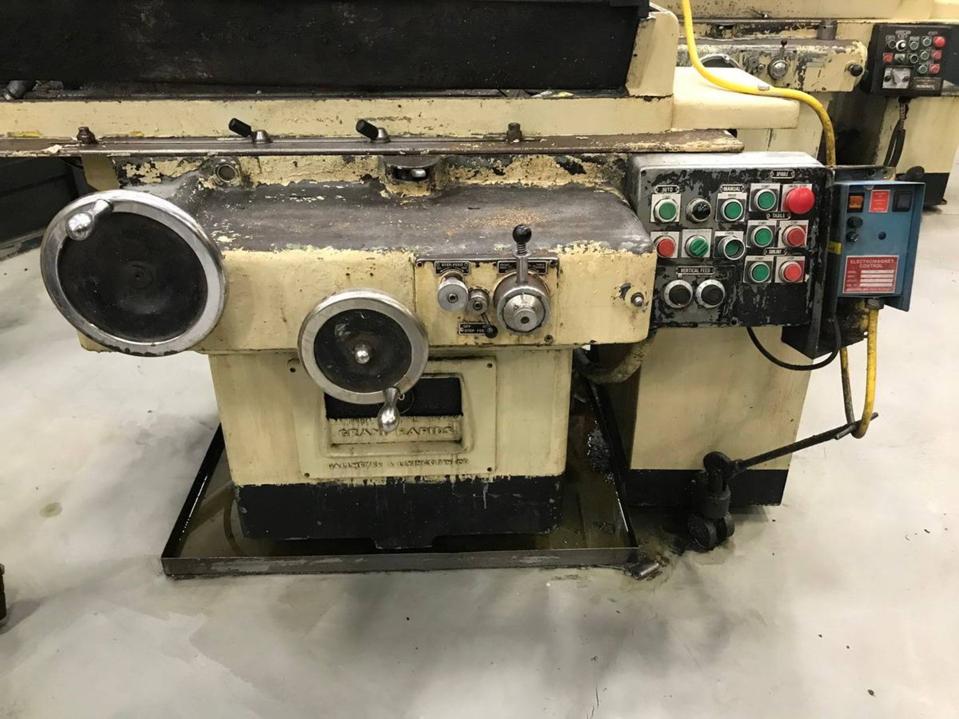 1965 Grand Rapids 370 12'' x 24'' Hydraulic Surface Grinder - Image 4 of 8