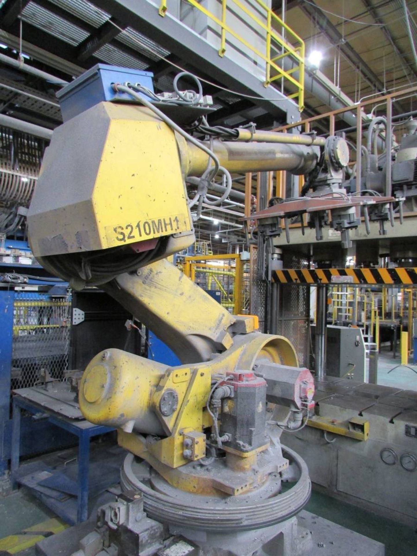 2004 FANUC R-2000 iC 125L 6 Axis Material Handling Robot - Image 6 of 10