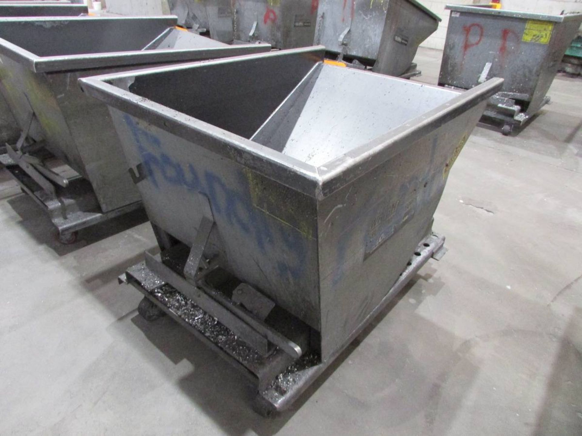 McCullough IND Wright Rolling Self Dumping Hopper - Image 4 of 5