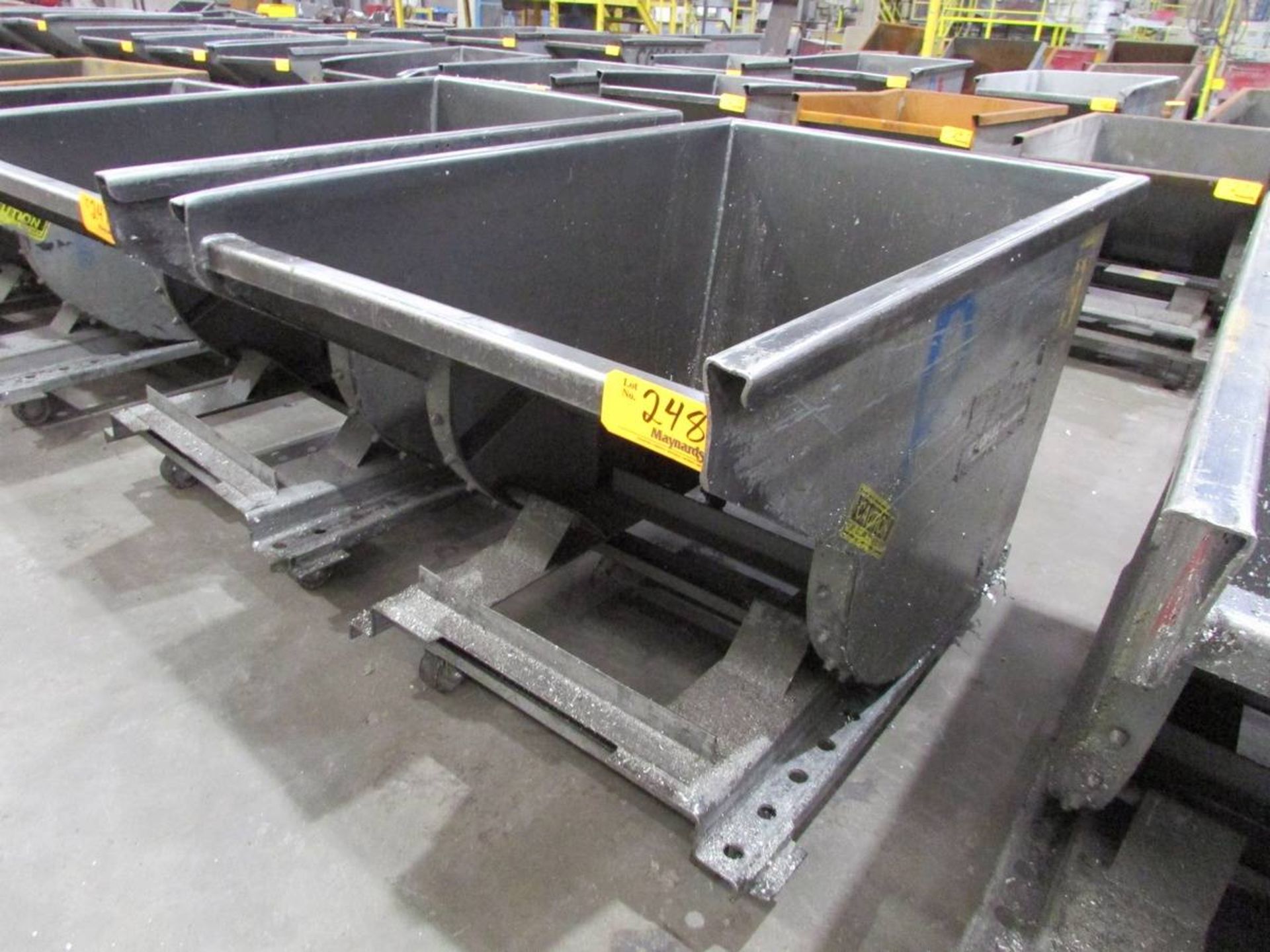 McCullough IND Wright Rolling Self Dumping Hopper