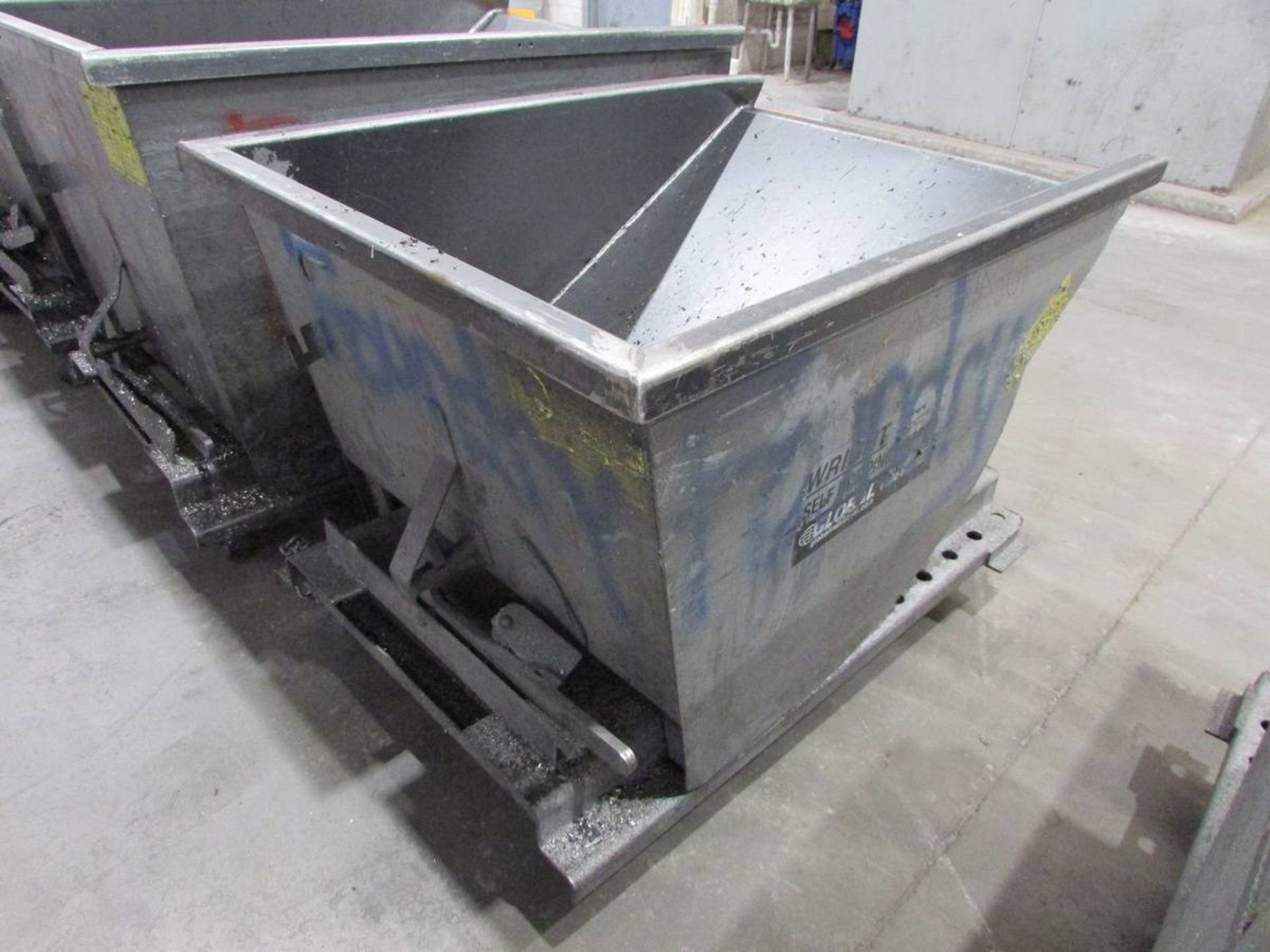 McCullough IND Wright Rolling Self Dumping Hopper - Image 4 of 5