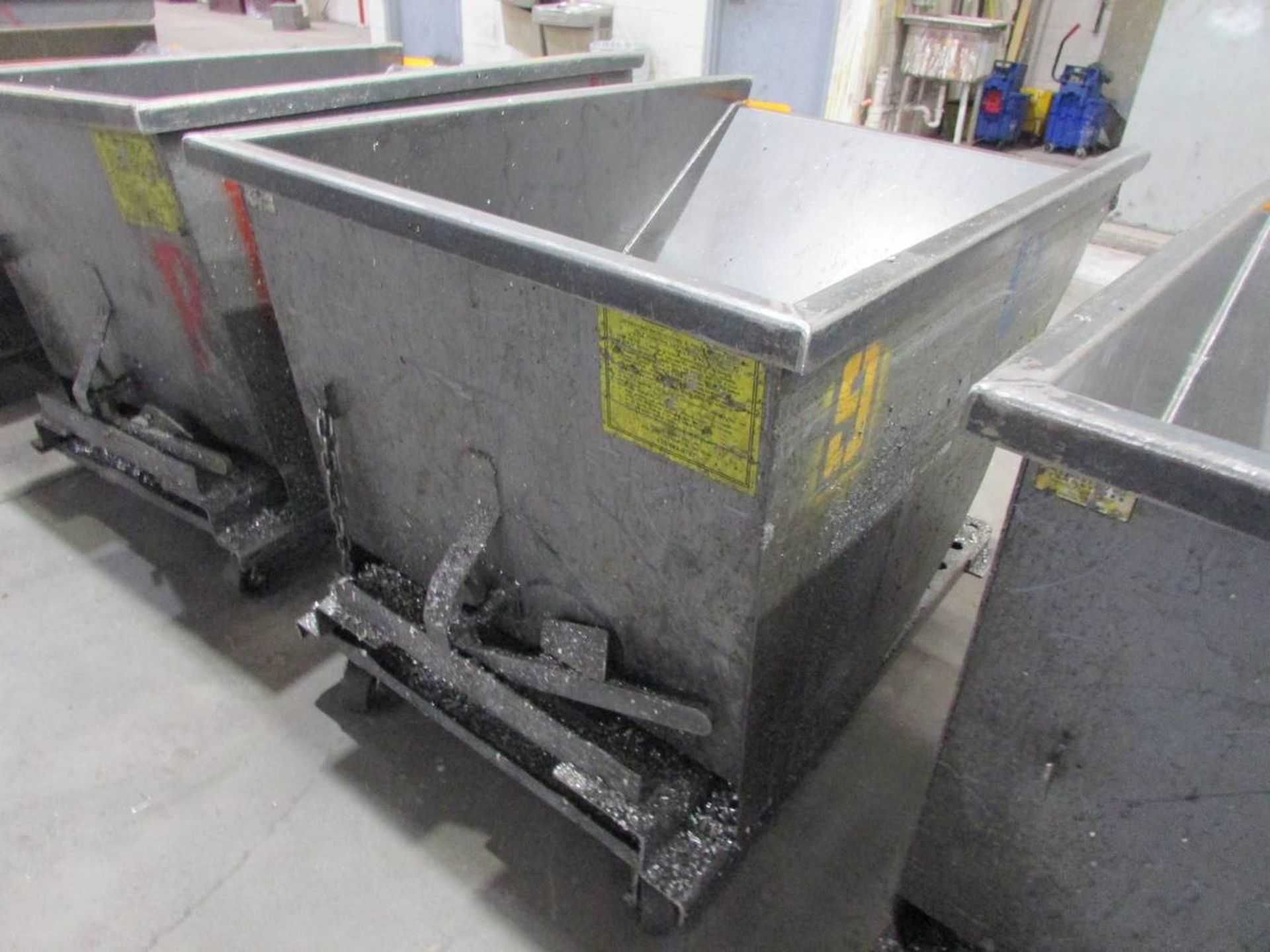 McCullough IND Wright Rolling Self Dumping Hopper - Image 4 of 5