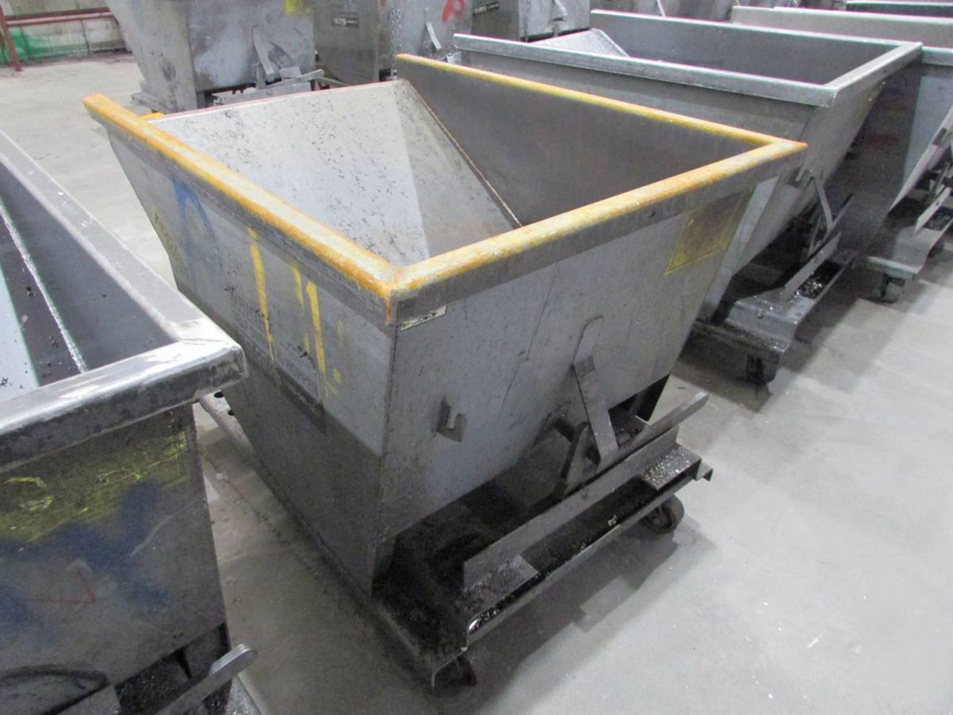 McCullough IND Wright Rolling Self Dumping Hopper - Image 5 of 5