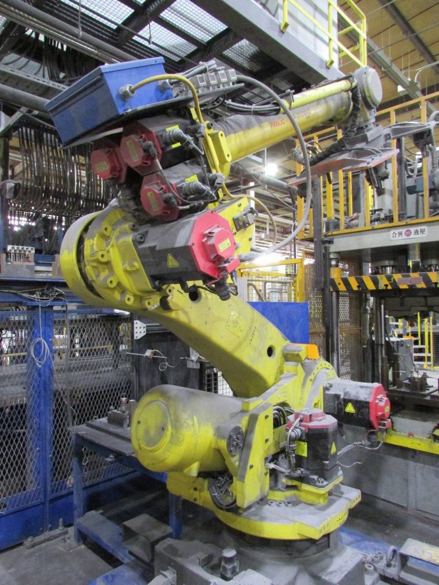 Fanuc 2000 iC 125L 6 Axis Material Handling Robot - Image 5 of 10