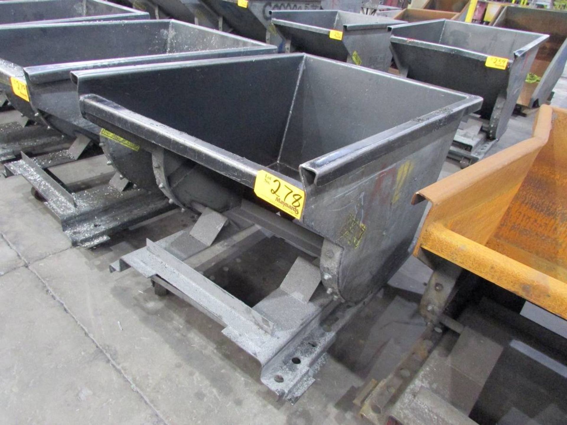 McCullough IND Wright Rolling Self Dumping Hopper