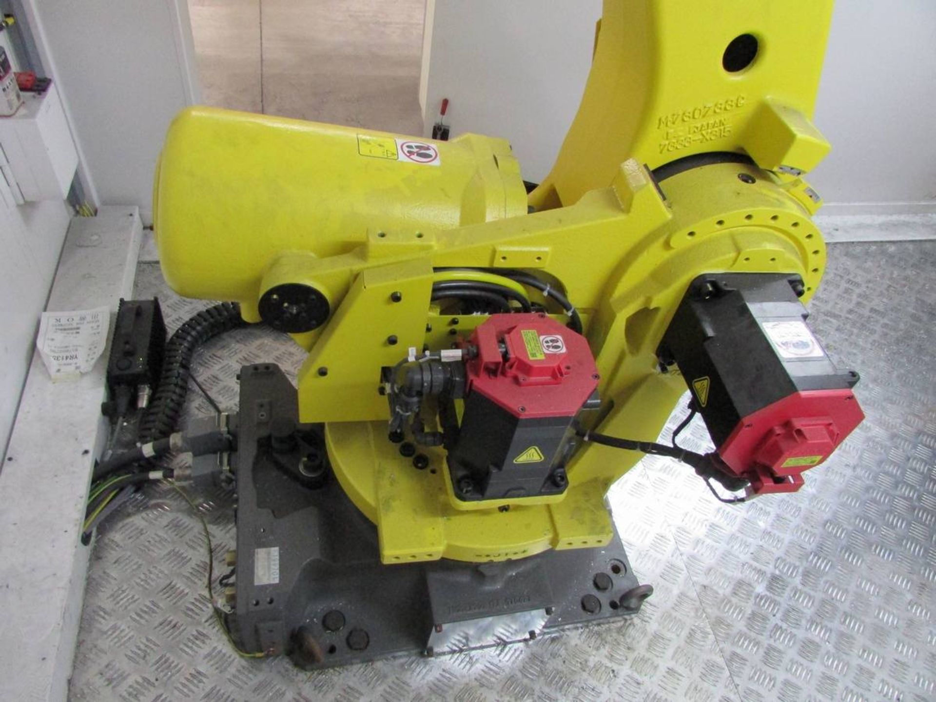 2017 FANUC 2000 iC 210F 6 Axis Material Handling Robot - Image 5 of 9