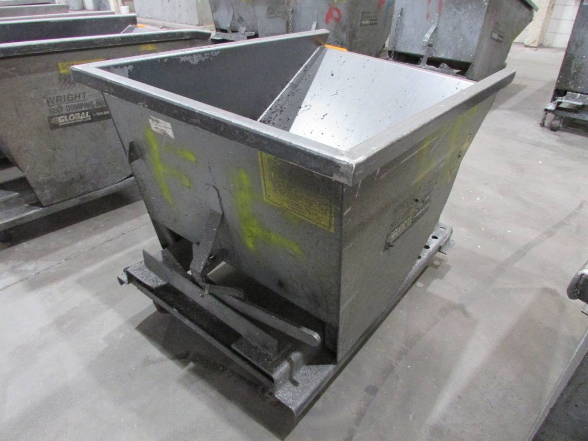McCullough IND Wright Rolling Self Dumping Hopper - Image 4 of 5