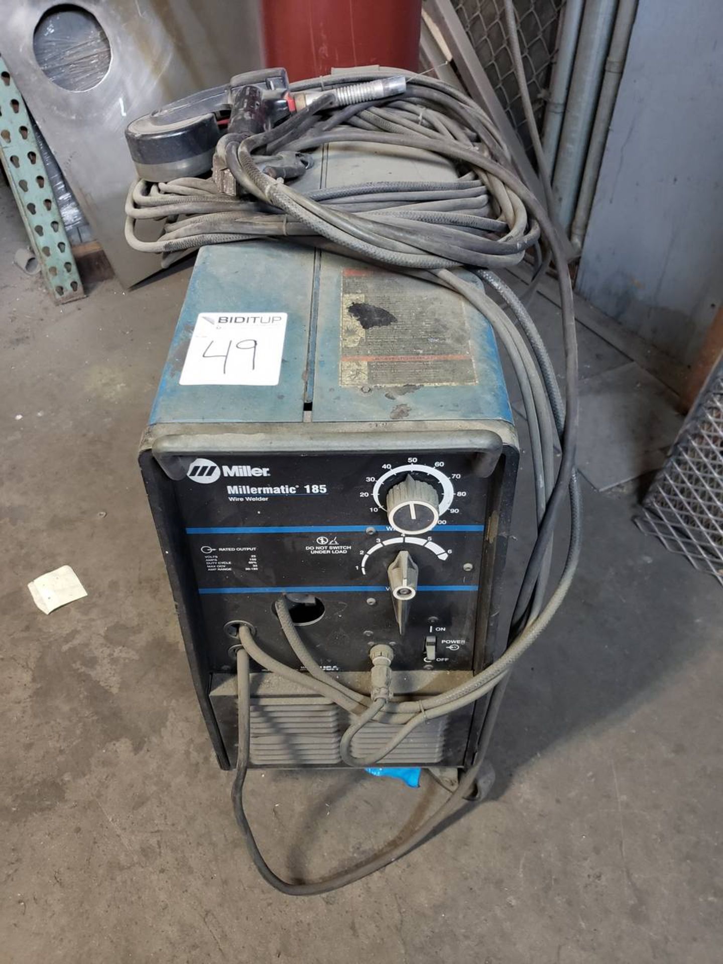 Miller 903497 Millermatic 185 Wire Welder w/Cart 200/230V, 30/25.2A, PH1, w/Union Carbide Gauge &