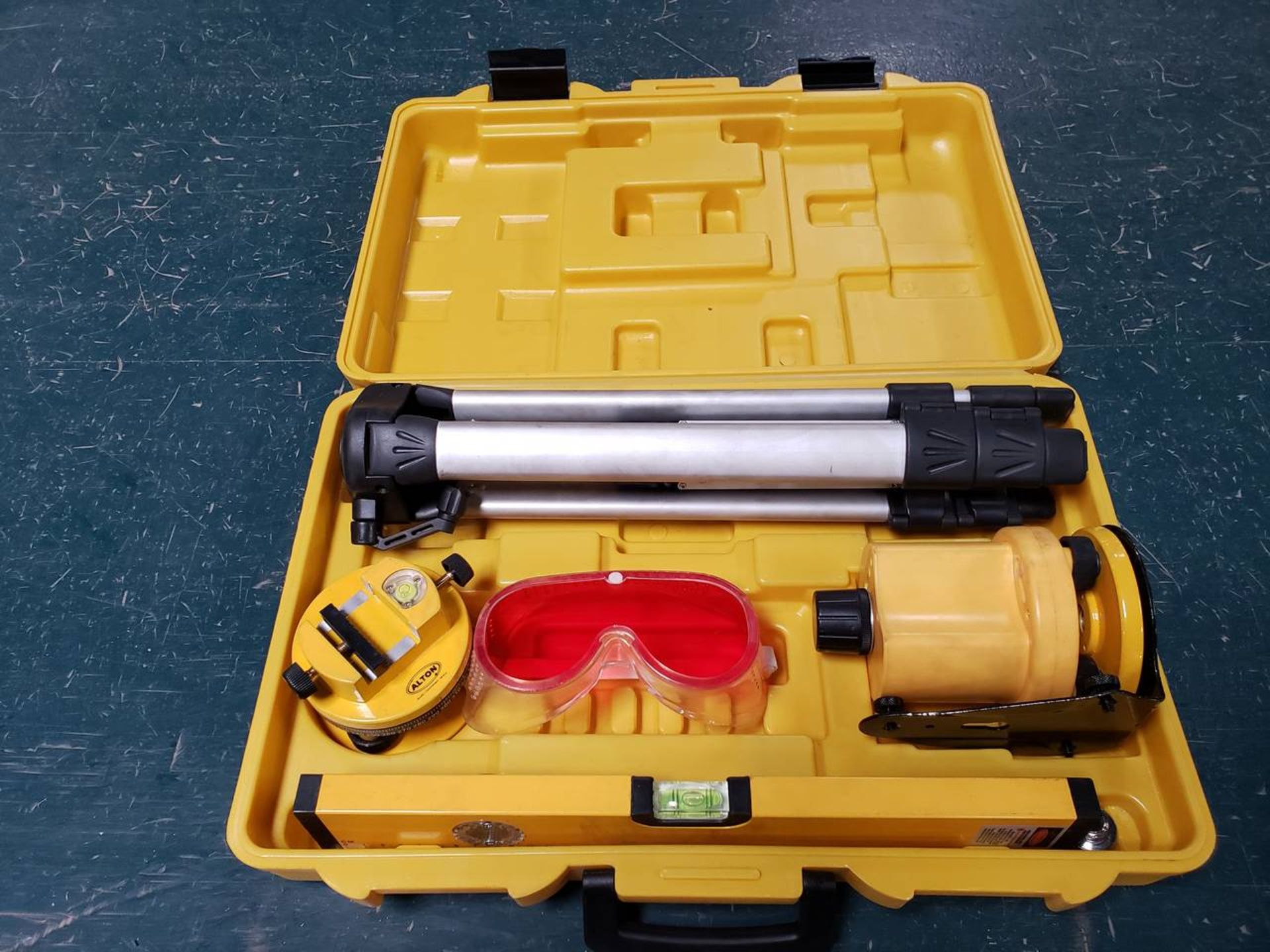 Alton 132300 Multi Beam & Rotary Laser Level Kit - Image 3 of 3