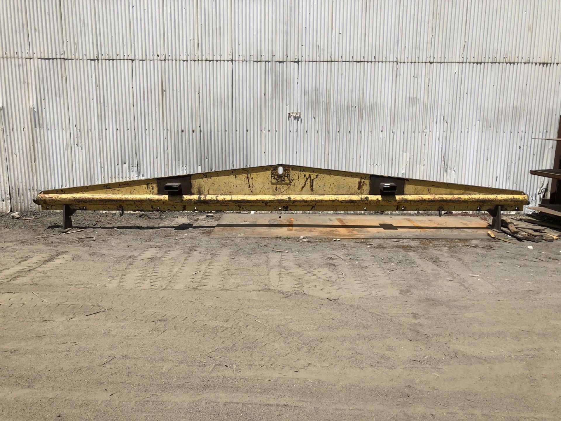 25' Spreader Bar [Located at 8830 Vineyard Avenue, Rancho Cucamonga, CA 91730]