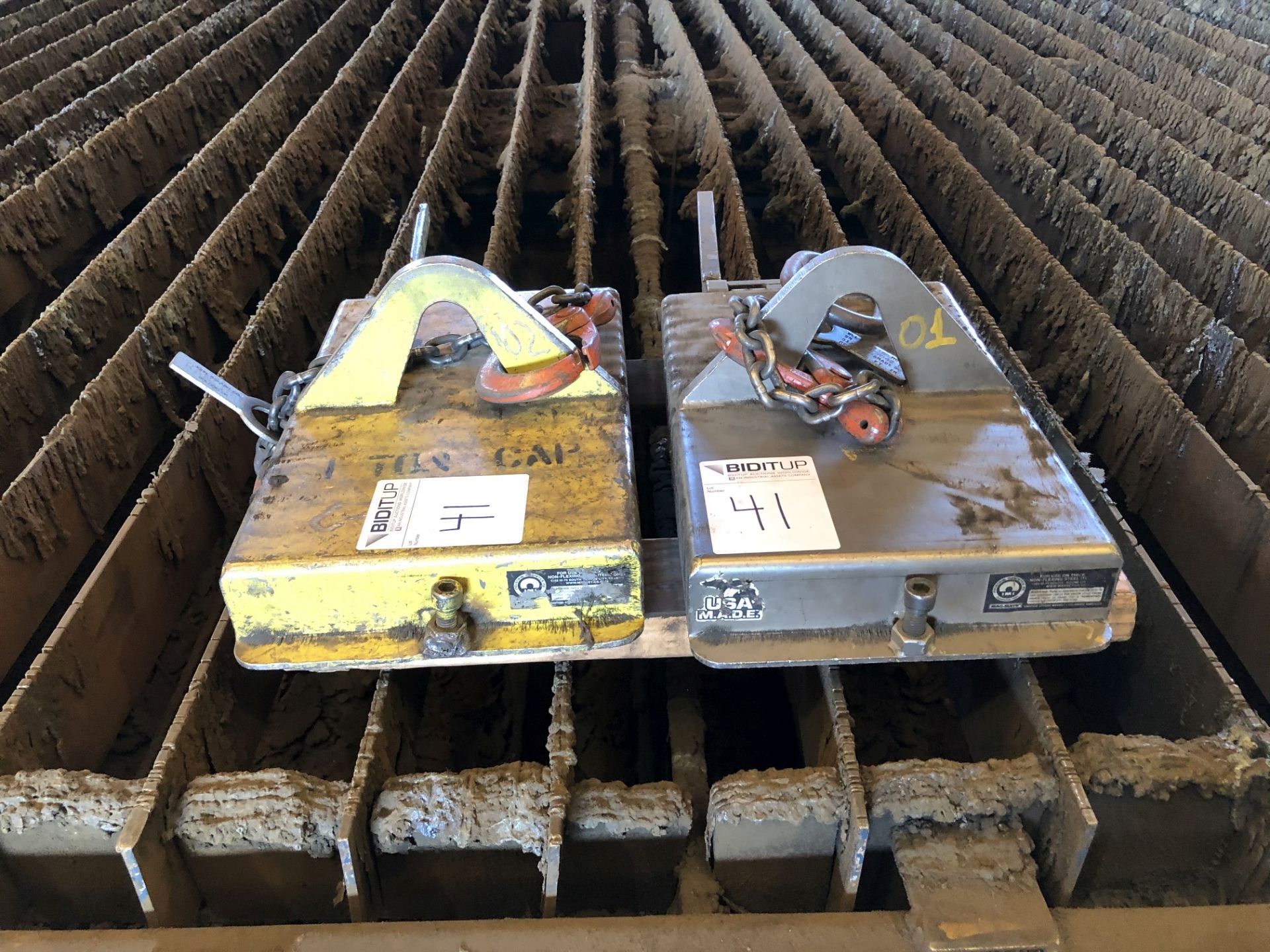 1-Ton Magnetic Lifters, 10" x 15" [Located at 8830 Vineyard Avenue, Rancho Cucamonga, CA 91730]