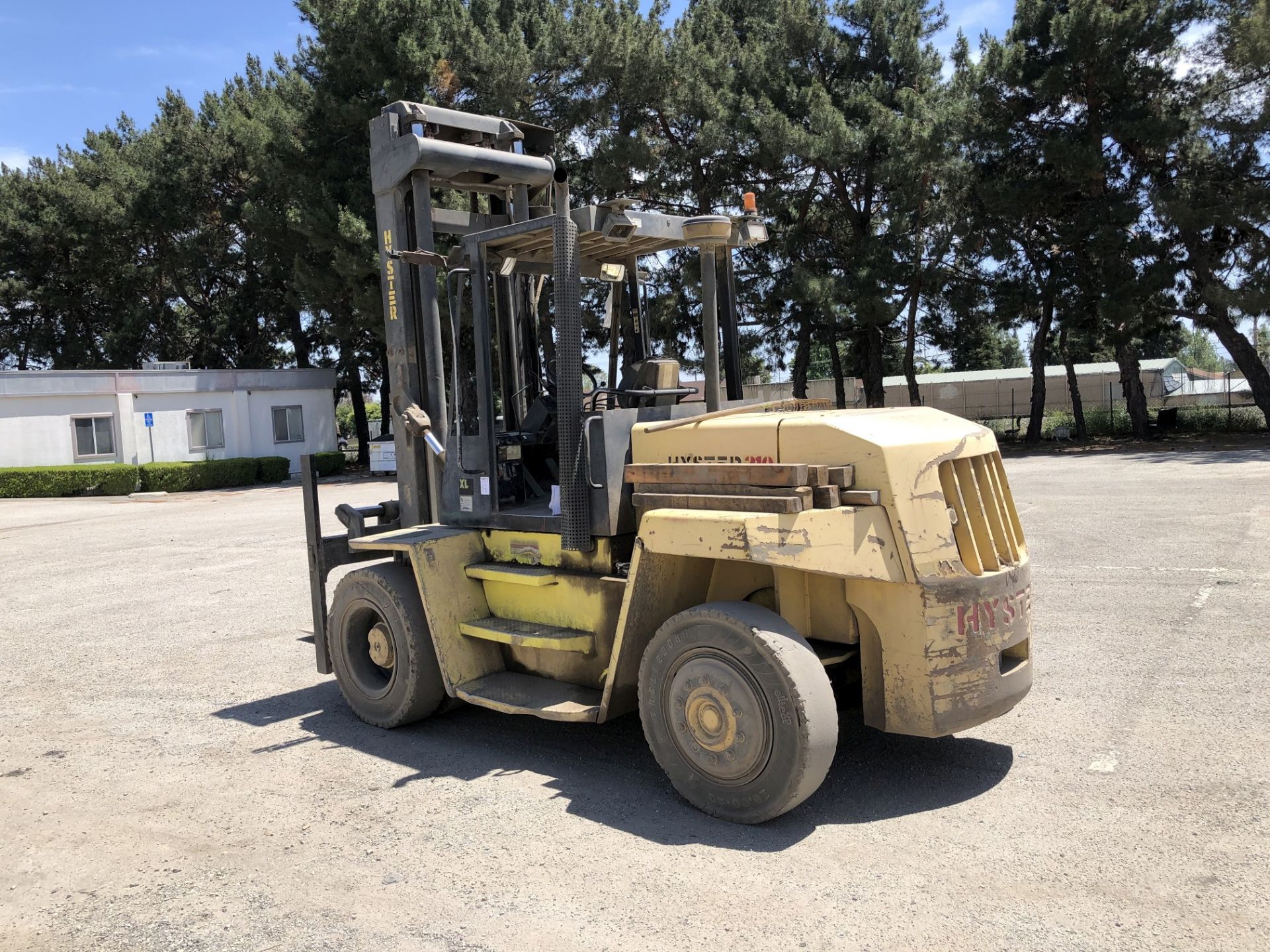 Hyster 19,250 Lb. Cap. Diesel Forklift, Model H210XL, 2-Stage Mast, Side Shift, Meter Read: 1,395 - Image 3 of 10