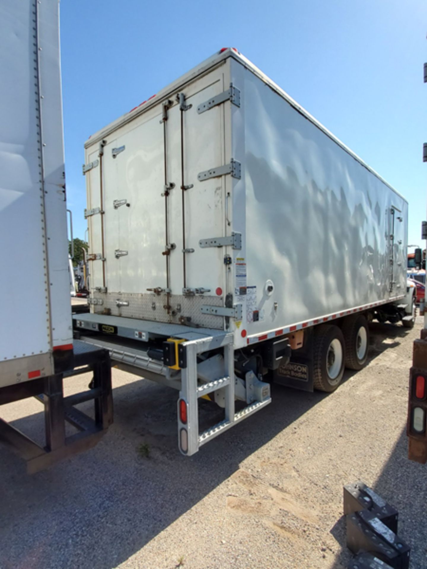 2018 INTERNATIONAL 4400 SBA 6X4 REFRIGERATED BOX TRUCK VIN#: 1HTMSTAR6JH529758, Approx Miles: 42969, - Image 3 of 9