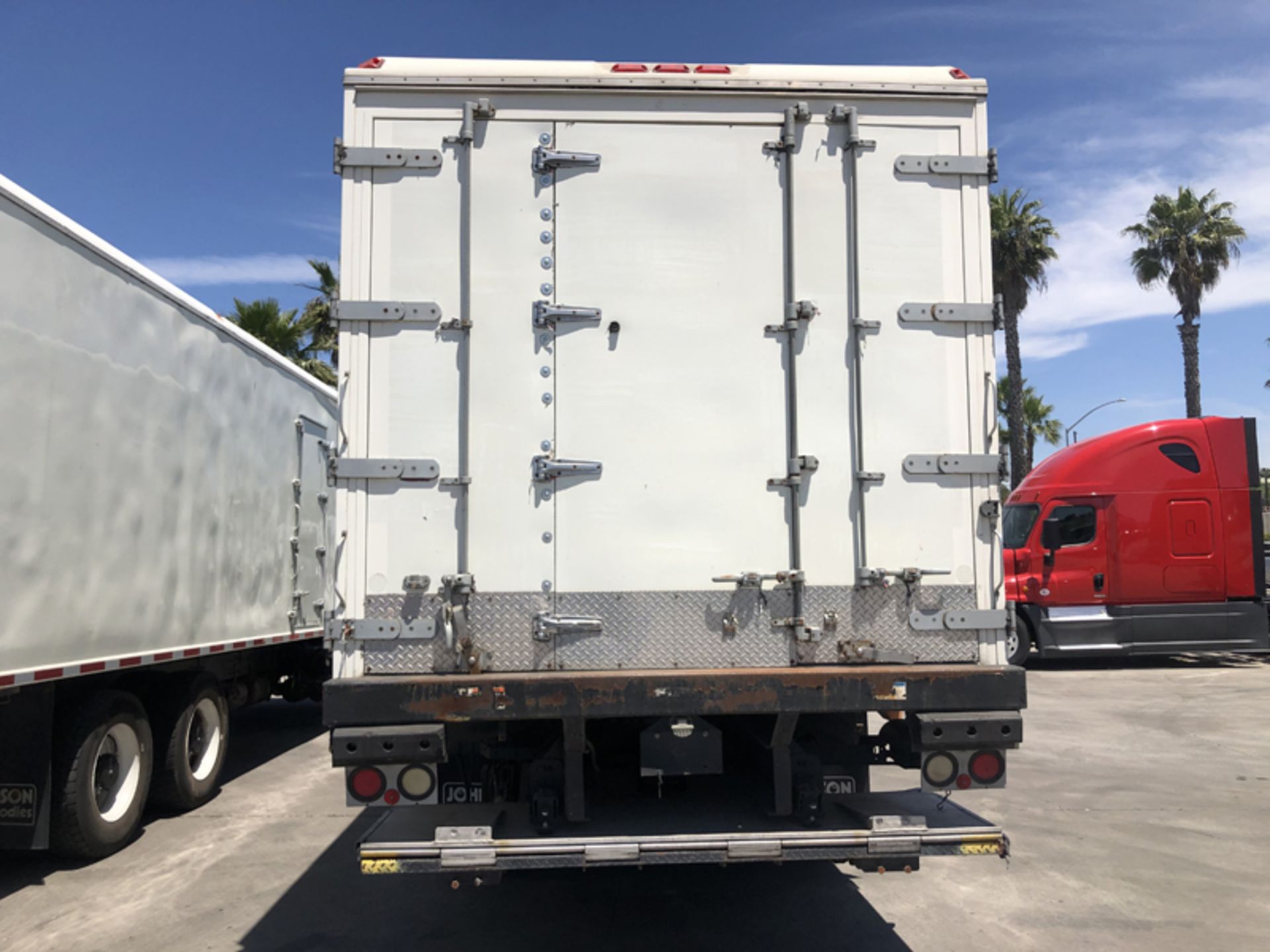 2018 INTERNATIONAL 4400 SBA 6X4 REFRIGERATED BOX TRUCK VIN#: 1HTMSTAR1JH529831, Approx Miles: 45800, - Image 5 of 10