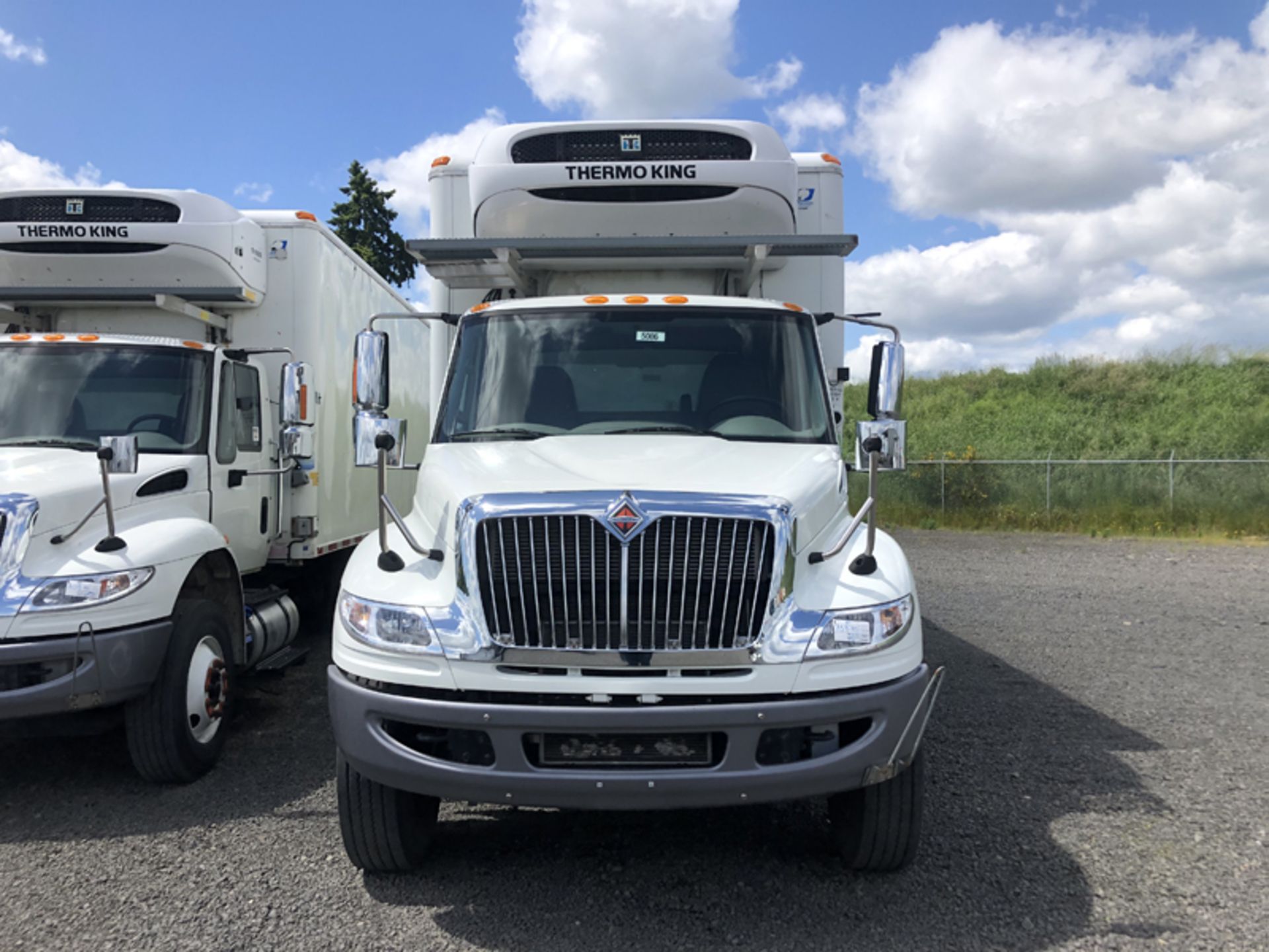 2018 INTERNATIONAL 4400 SBA 6X4 REFRIGERATED BOX TRUCK VIN#: 1HTMSTARXJH048976, Approx Miles: 17735, - Image 2 of 15