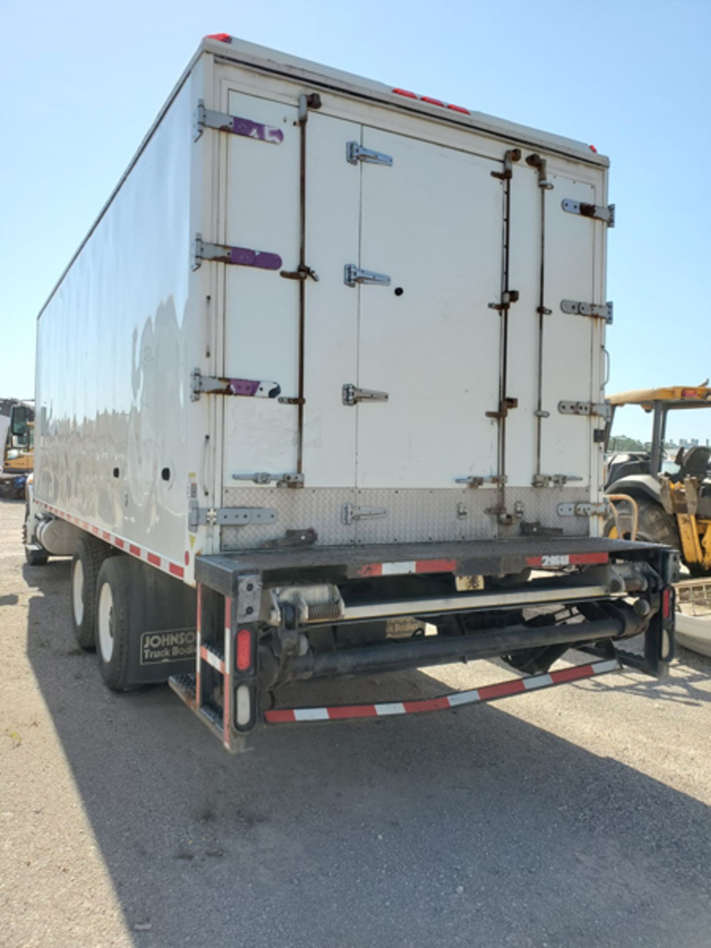 2018 INTERNATIONAL 4400 SBA 6X4 REFRIGERATED BOX TRUCK VIN#: 1HTMSTAR0JH529917, Approx Miles: 45234, - Image 4 of 9