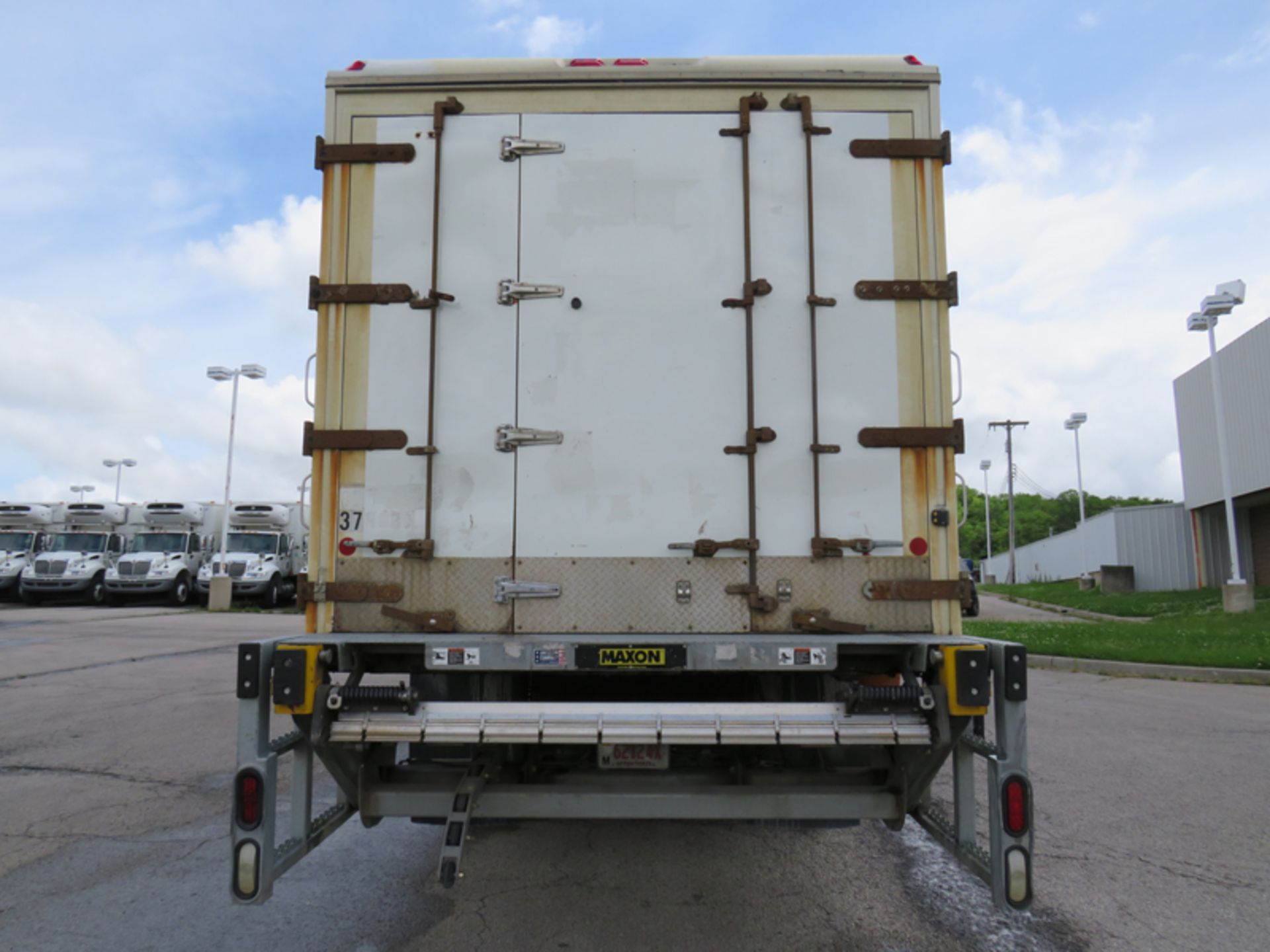 2018 INTERNATIONAL 4400 SBA 6X4 REFRIGERATED BOX TRUCK VIN#: 1HTMSTAR8JH529549, Approx Miles: 40427, - Image 4 of 9