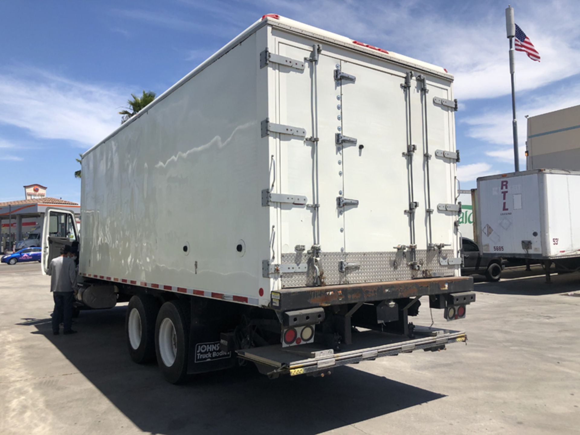 2018 INTERNATIONAL 4400 SBA 6X4 REFRIGERATED BOX TRUCK VIN#: 1HTMSTAR1JH529831, Approx Miles: 45800, - Image 7 of 10