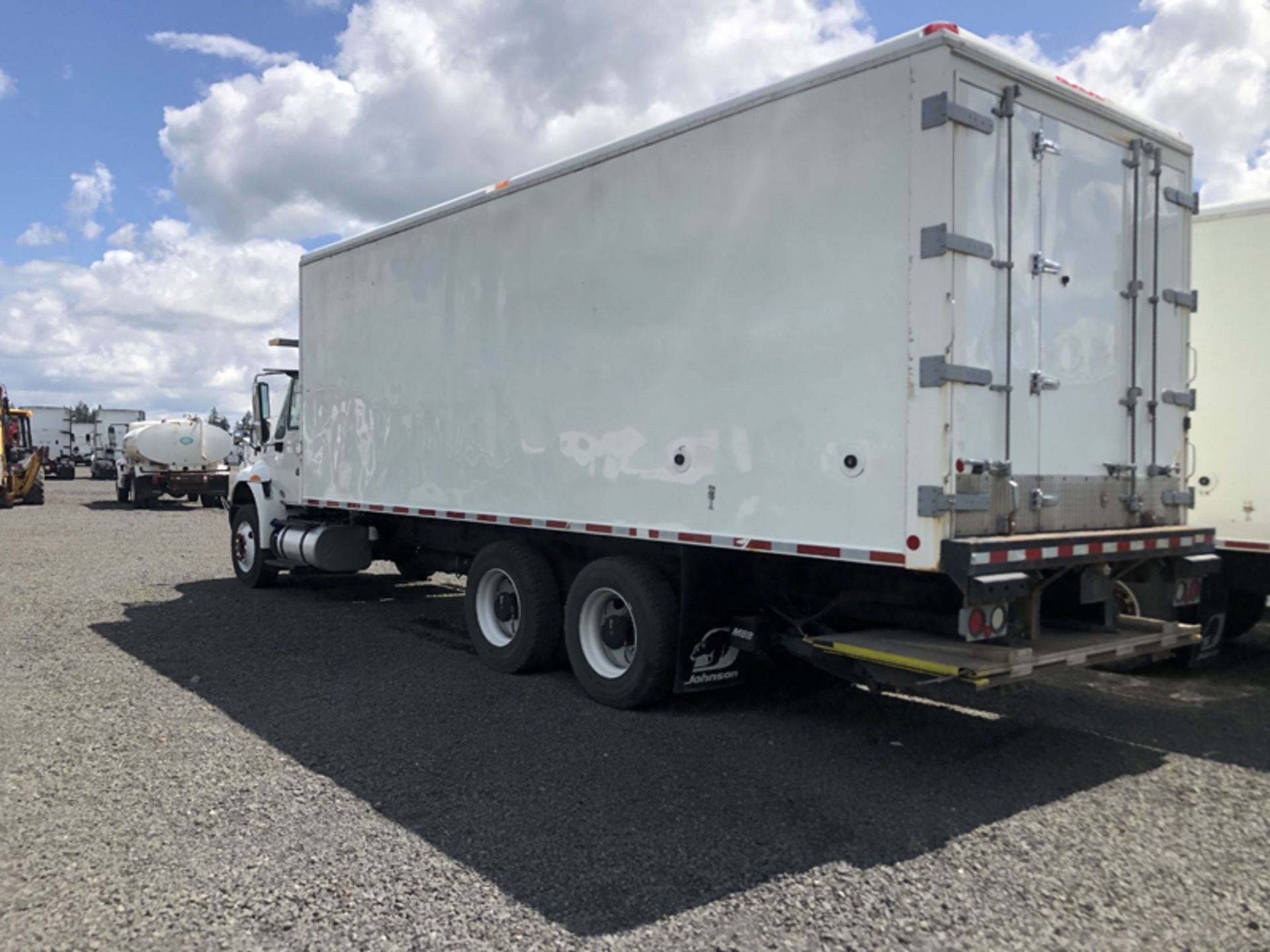 2018 INTERNATIONAL 4400 SBA 6X4 REFRIGERATED BOX TRUCK VIN#: 1HTMSTARXJH048976, Approx Miles: 17735, - Image 7 of 15