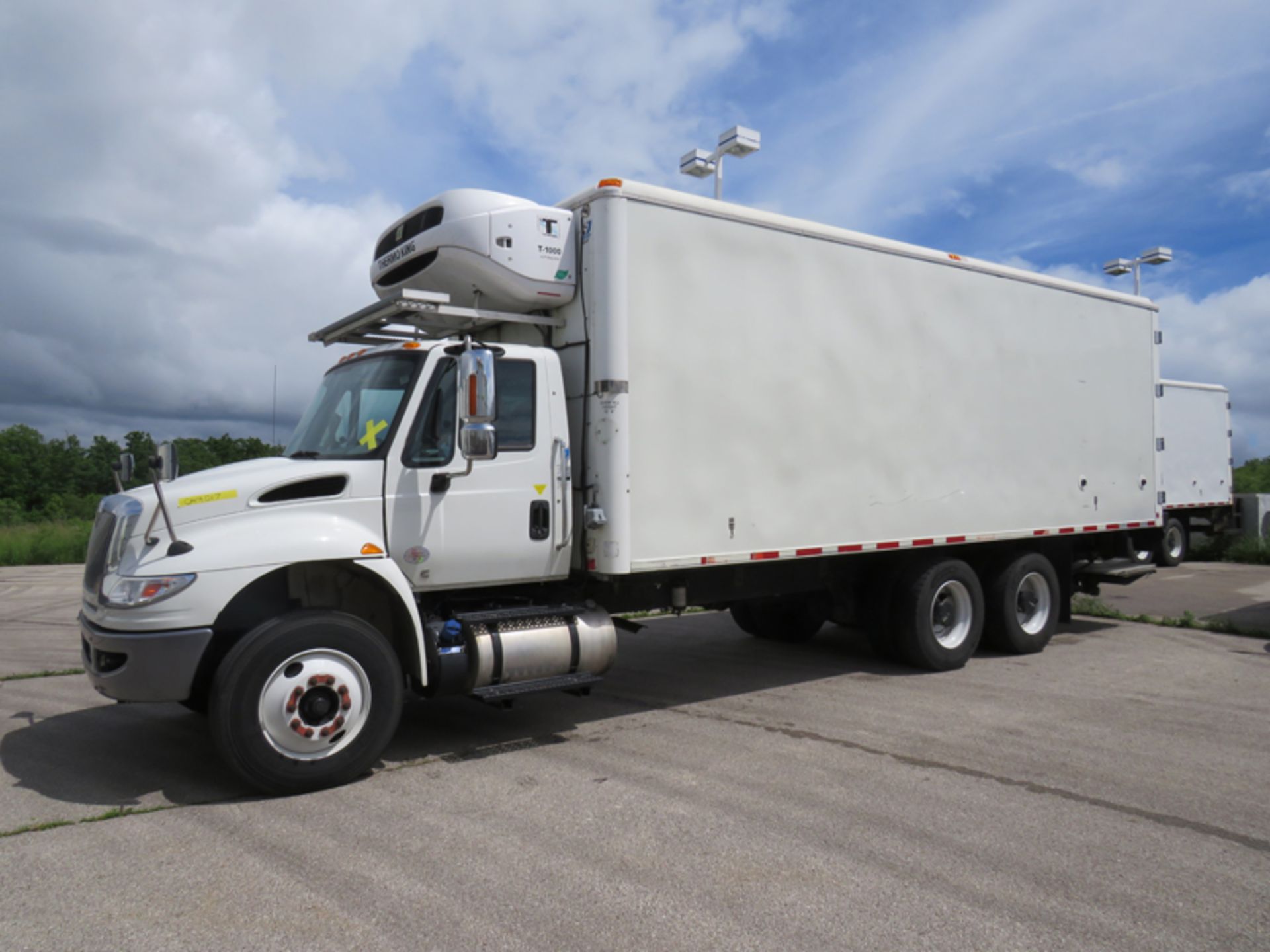 2018 INTERNATIONAL 4400 SBA 6X4 REFRIGERATED BOX TRUCK VIN#: 1HTMSTAR7JH049017, Approx Miles: 42352,