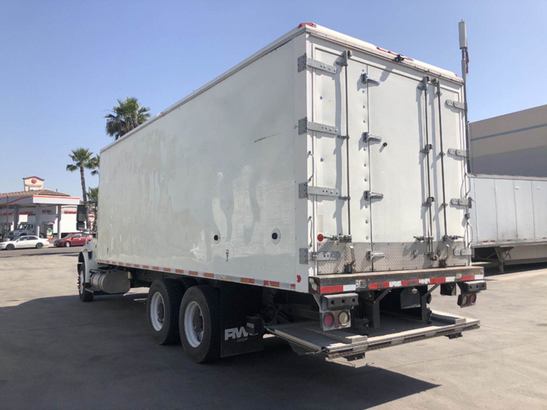 2018 INTERNATIONAL 4400 SBA 6X4 REFRIGERATED BOX TRUCK VIN#: 1HTMSTAR5JH048996, Approx Miles: 23006, - Image 4 of 9