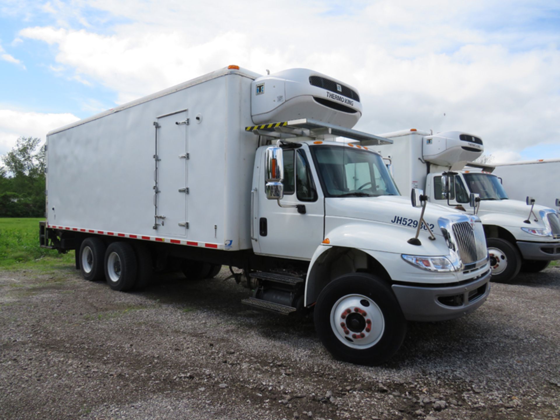 2018 INTERNATIONAL 4400 SBA 6X4 REFRIGERATED BOX TRUCK VIN#: 1HTMSTAR5JH529802, Approx Miles: 33073, - Image 3 of 9