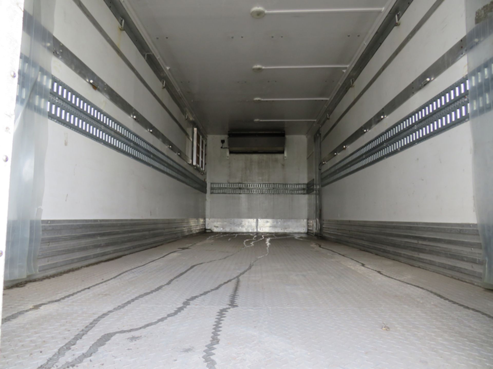 2018 INTERNATIONAL 4400 SBA 6X4 REFRIGERATED BOX TRUCK VIN#: 1HTMSTAR8JH529549, Approx Miles: 40427, - Image 5 of 9