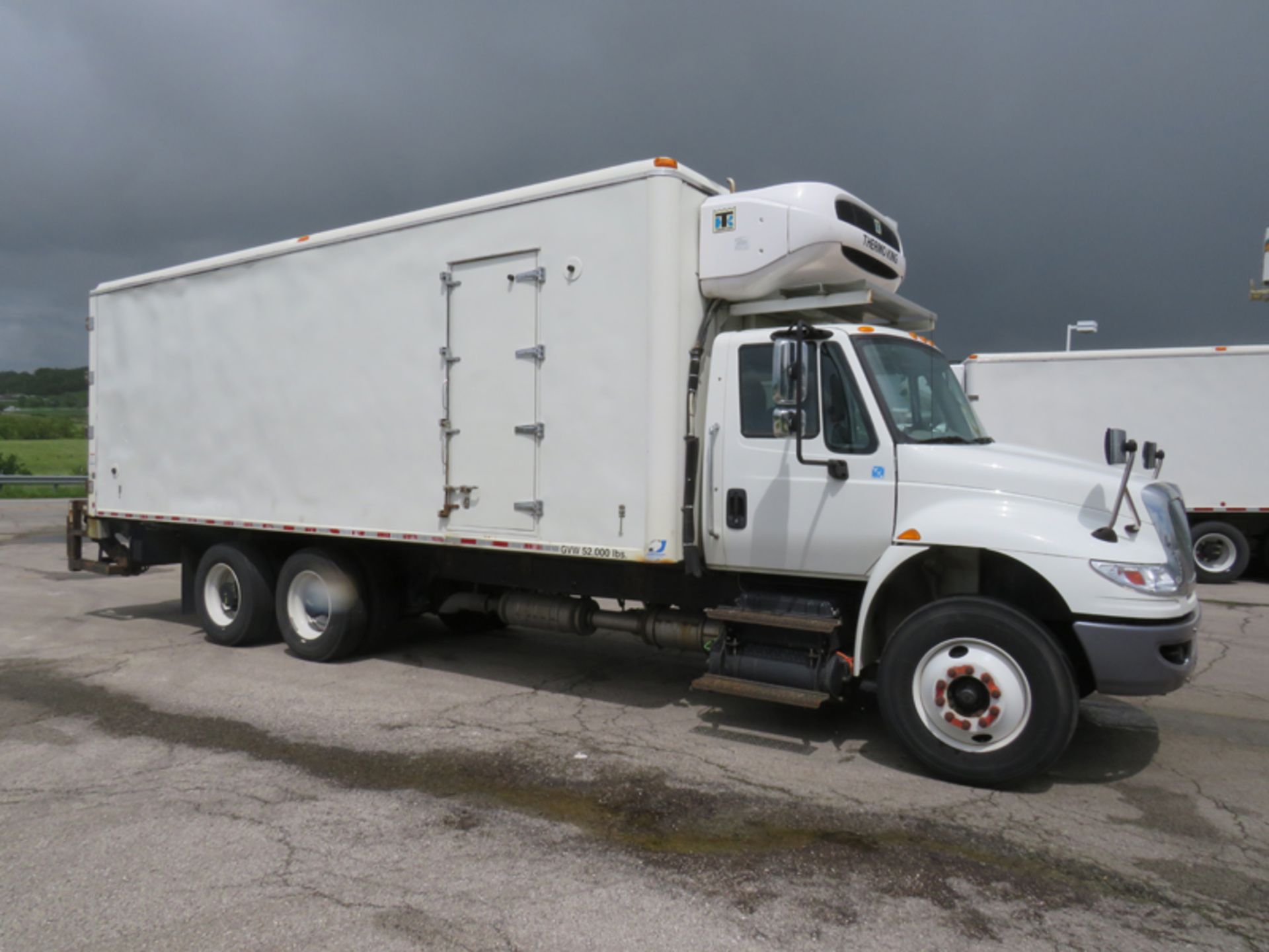 2018 INTERNATIONAL 4400 SBA 6X4 REFRIGERATED BOX TRUCK VIN#: 1HTMSTAR0JH529562, Approx Miles: 40014, - Image 3 of 9