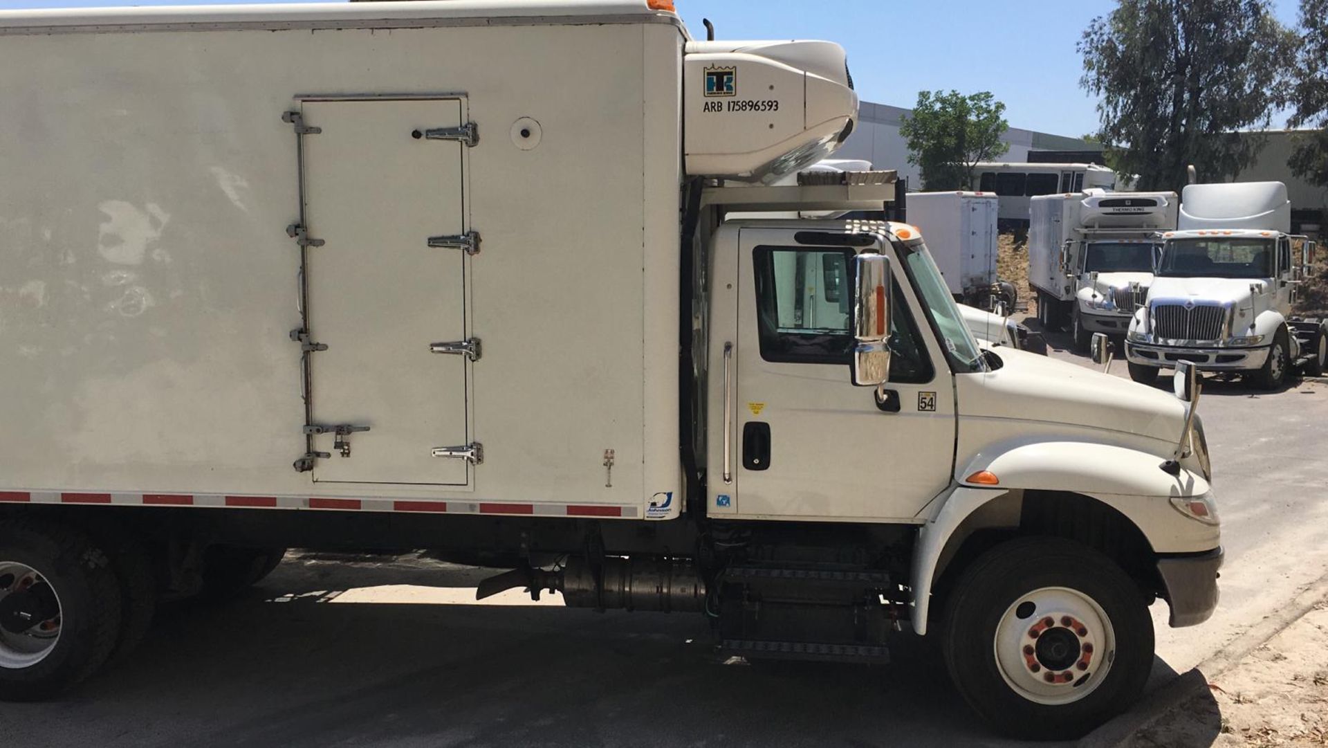 2018 INTERNATIONAL 4400 SBA 6X4 REFRIGERATED BOX TRUCK VIN#: 1HTMSTAR8JH048958, Approx Miles: 29800, - Image 2 of 7