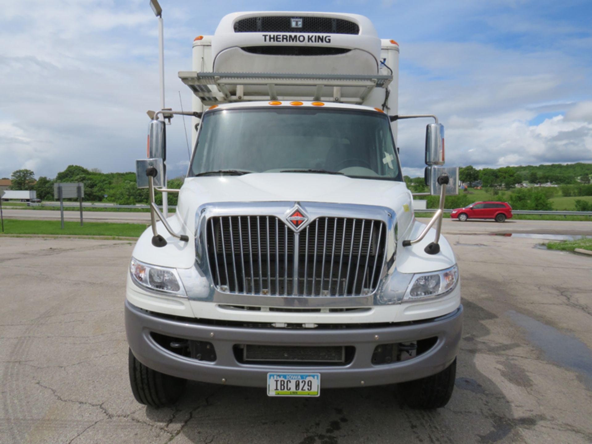 2018 INTERNATIONAL 4400 SBA 6X4 REFRIGERATED BOX TRUCK VIN#: 3HAMSTAR4JL530059, Approx Miles: 34804, - Image 2 of 8