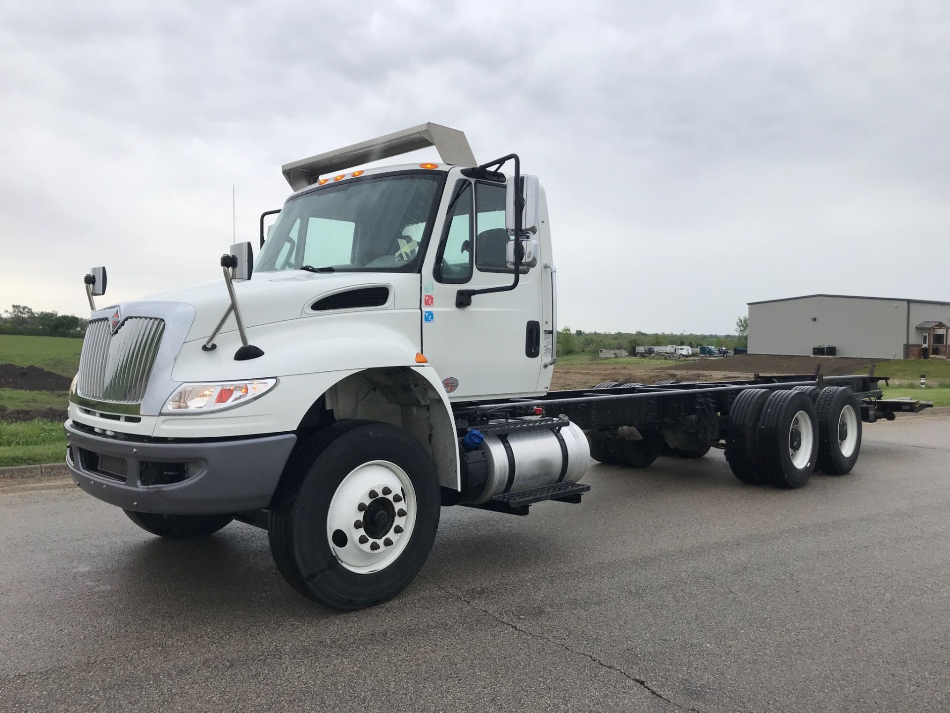 2018 INTERNATIONAL 4400 SBA 6X4 CAB & CHASSIS TRUCK, VIN#: 1HTMSTAR8JH528837, Approx Miles: 63624, -