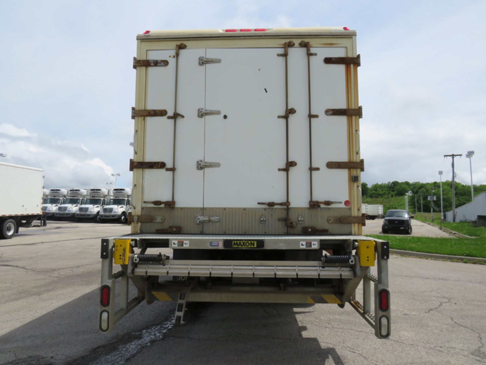 2018 INTERNATIONAL 4400 SBA 6X4 REFRIGERATED BOX TRUCK VIN#: 1HTMSTAR8JH529714, Approx Miles: 43606, - Image 4 of 9