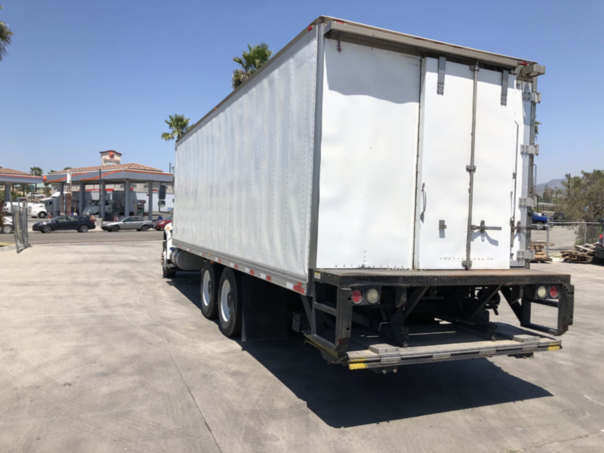 2018 INTERNATIONAL 4400 SBA 6X4 REFRIGERATED BOX TRUCK VIN#: 1HTMSTAR9JH528880, Approx Miles: 85689, - Image 6 of 10