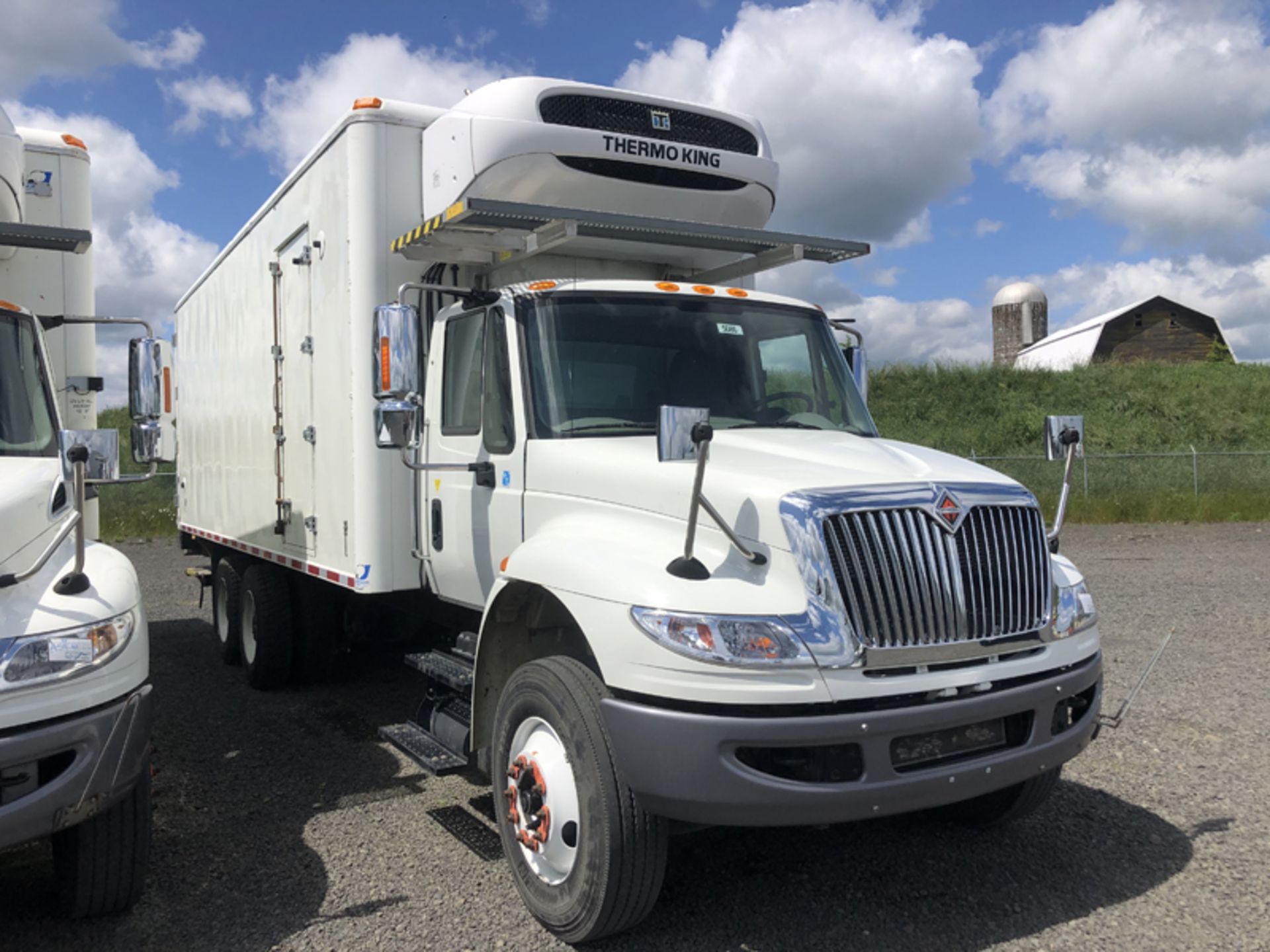 2018 INTERNATIONAL 4400 SBA 6X4 REFRIGERATED BOX TRUCK VIN#: 1HTMSTARXJH048976, Approx Miles: 17735, - Image 3 of 15