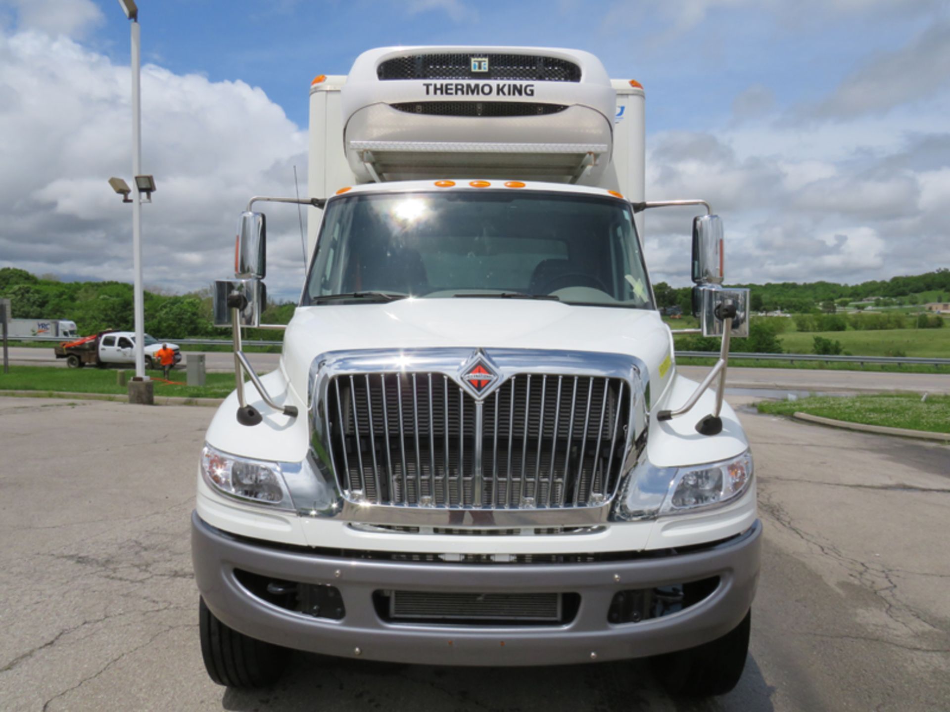 2018 INTERNATIONAL 4400 SBA 6X4 REFRIGERATED BOX TRUCK VIN#: 3HAMSTAR7JL530038, Approx Miles: 12988, - Image 2 of 9