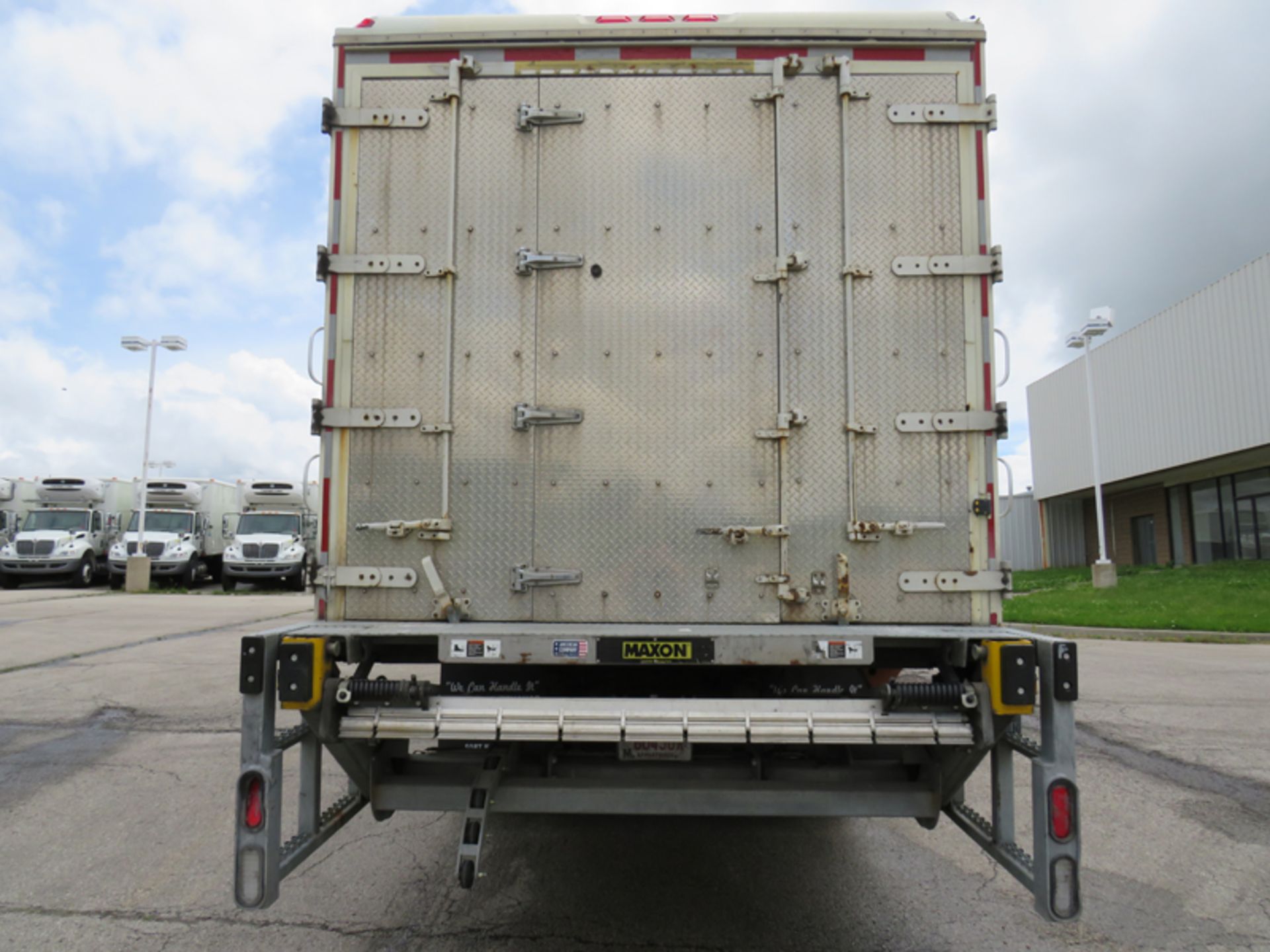 2018 INTERNATIONAL 4400 SBA 6X4 REFRIGERATED BOX TRUCK VIN#: 1HTMSTAR5JH529525, Approx Miles: 46304, - Image 4 of 9