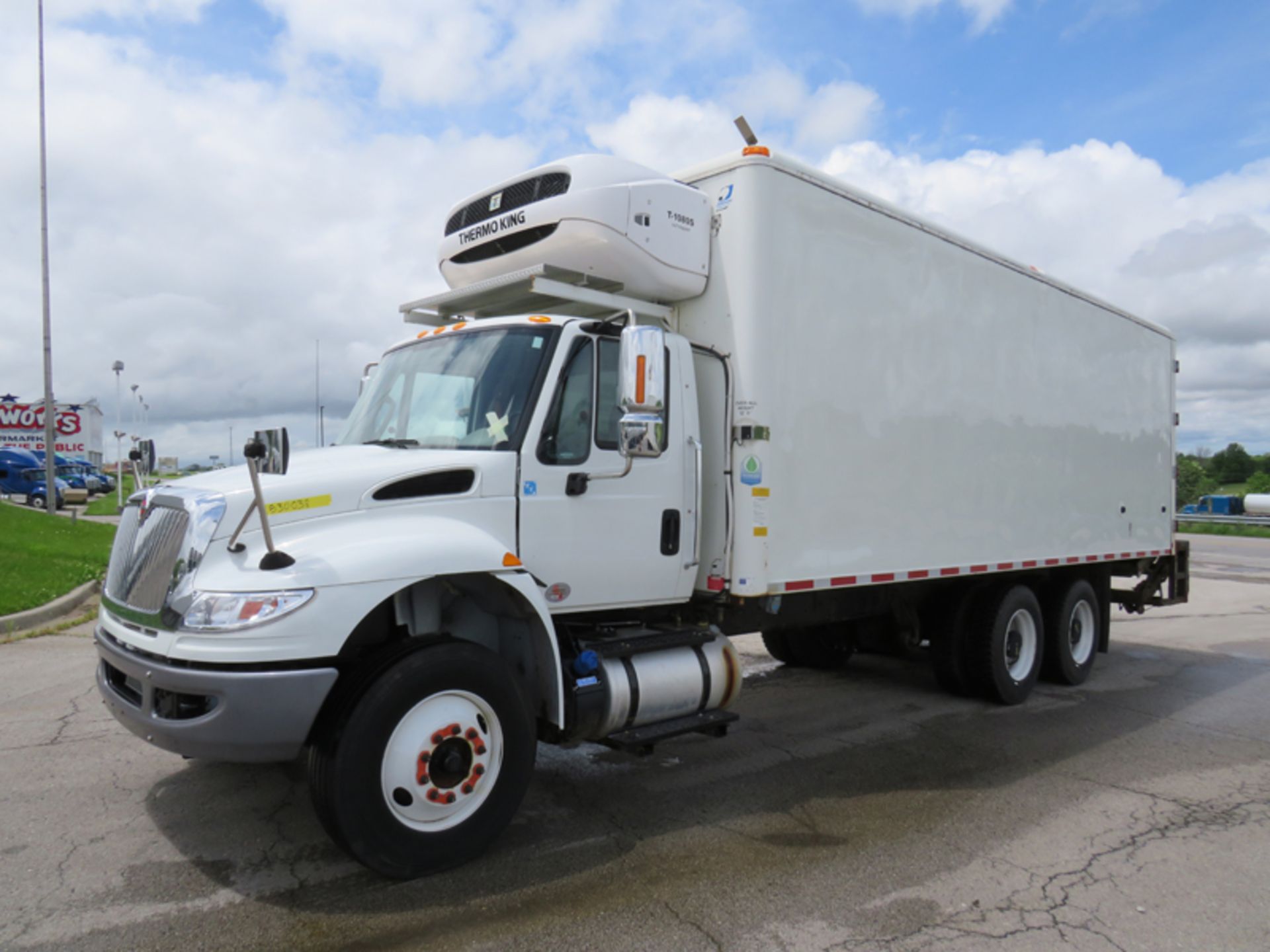 2018 INTERNATIONAL 4400 SBA 6X4 REFRIGERATED BOX TRUCK VIN#: 3HAMSTAR7JL530038, Approx Miles: 12988,