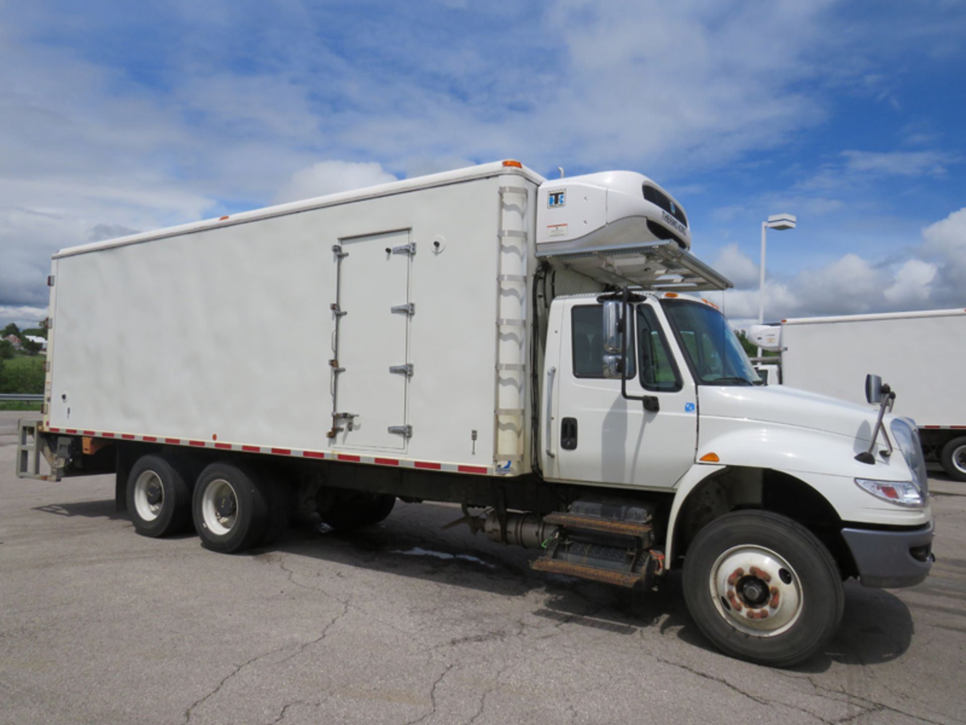2018 INTERNATIONAL 4400 SBA 6X4 REFRIGERATED BOX TRUCK VIN#: 1HTMSTAR8JH529714, Approx Miles: 43606, - Image 3 of 9