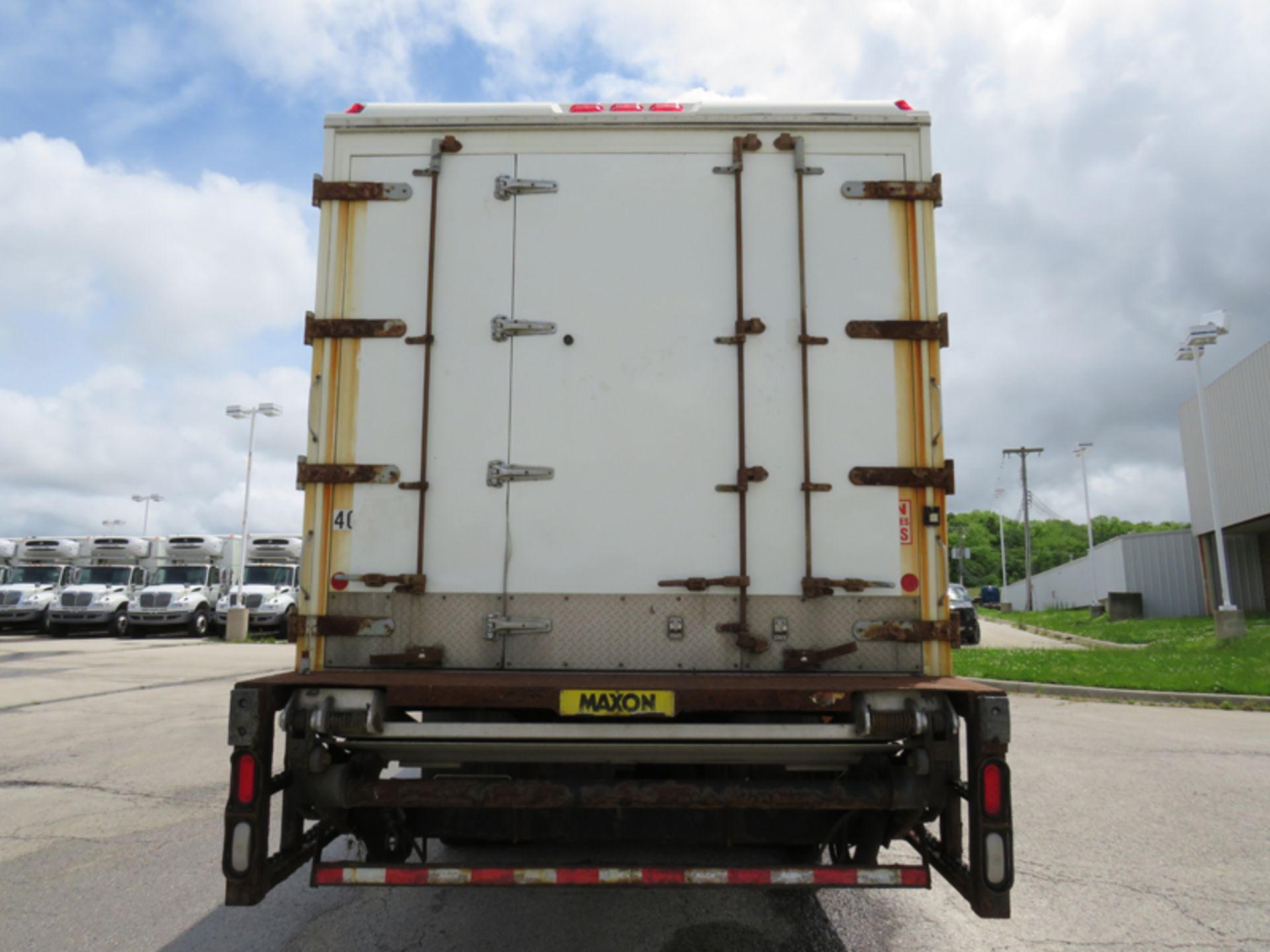 2018 INTERNATIONAL 4400 SBA 6X4 REFRIGERATED BOX TRUCK VIN#: 3HAMSTAR7JL530038, Approx Miles: 12988, - Image 4 of 9