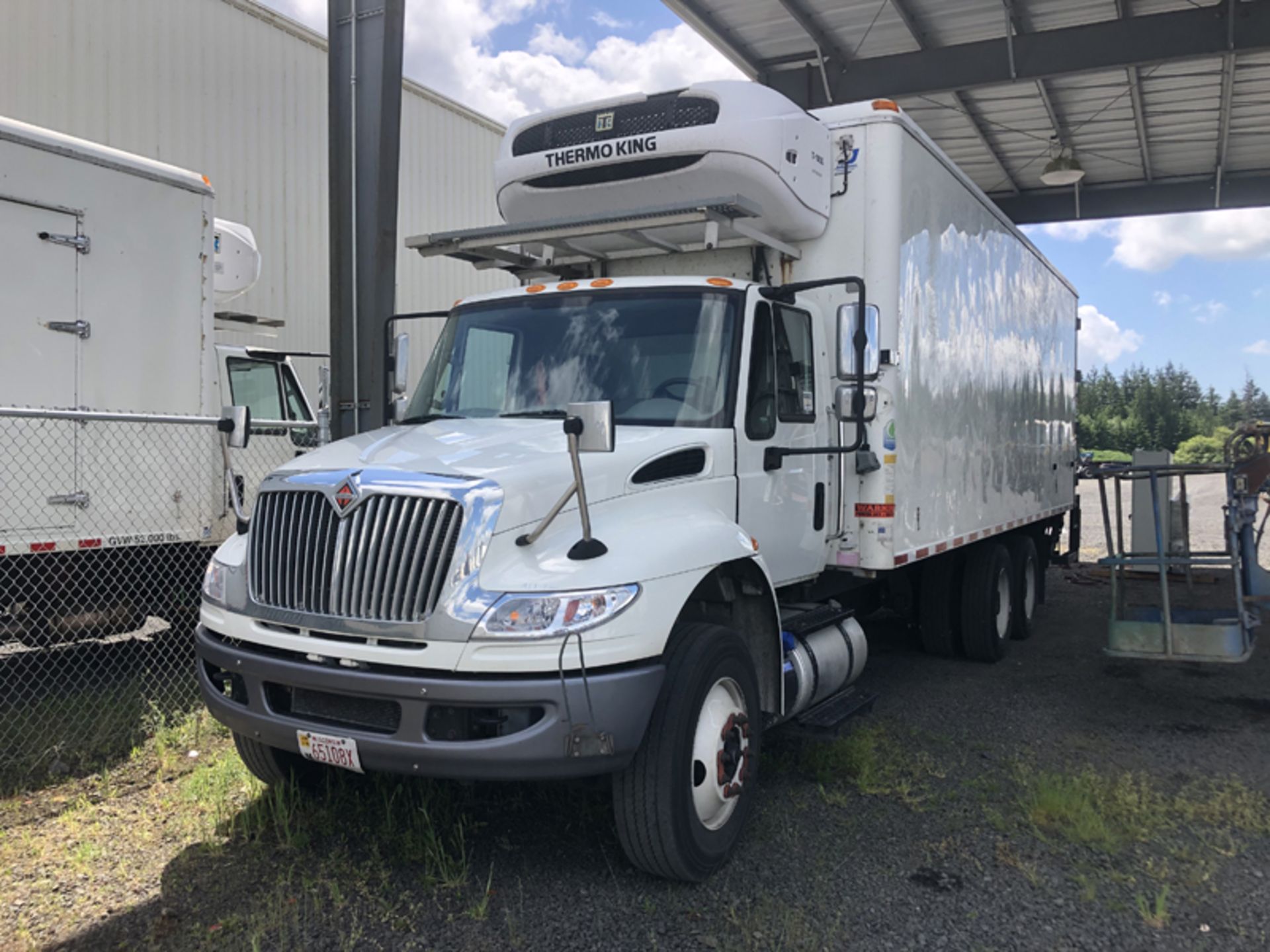 2018 INTERNATIONAL 4400 SBA 6X4 REFRIGERATED BOX TRUCK VIN#: 1HTMSTARXJH529701, Approx Miles: 72681, - Image 3 of 12
