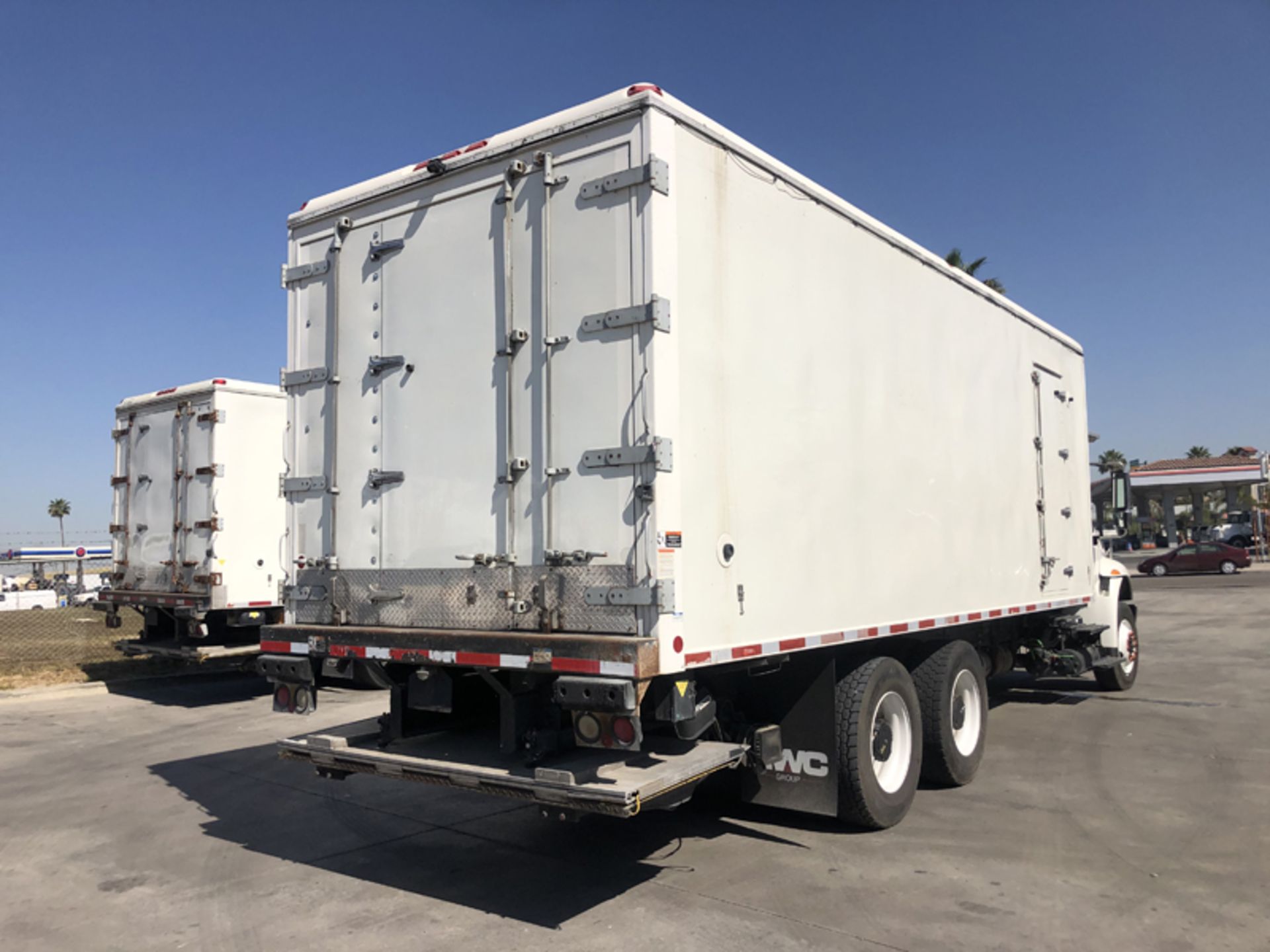 2018 INTERNATIONAL 4400 SBA 6X4 REFRIGERATED BOX TRUCK VIN#: 1HTMSTAR5JH048996, Approx Miles: 23006, - Image 6 of 9