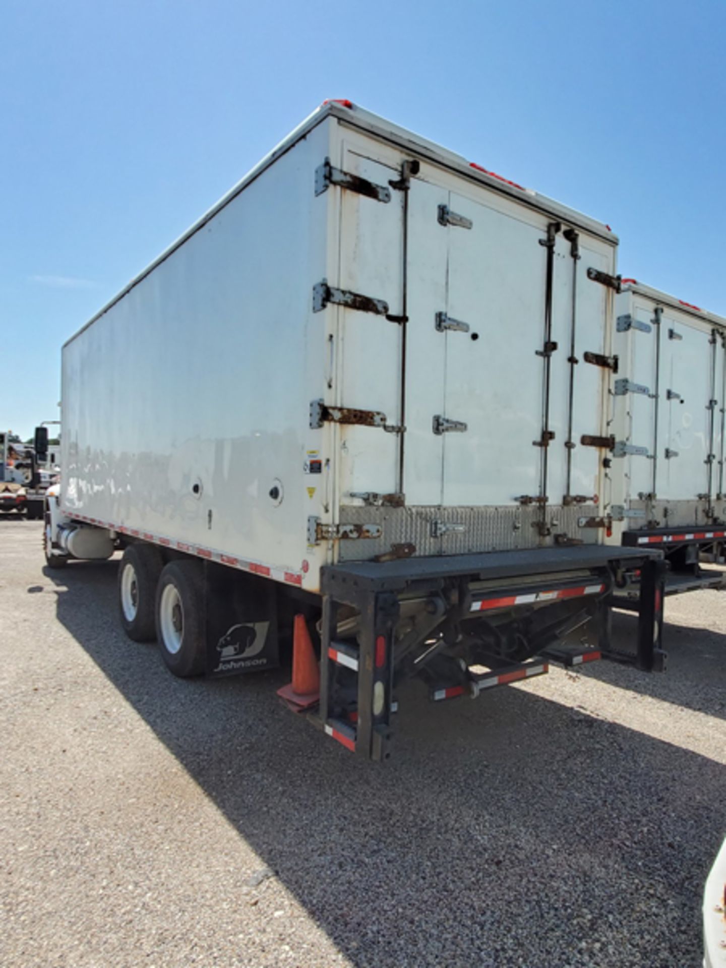 2018 INTERNATIONAL 4400 SBA 6X4 REFRIGERATED BOX TRUCK VIN#: 3HAMSTAR6JL530046, Approx Miles: 33937, - Image 4 of 9