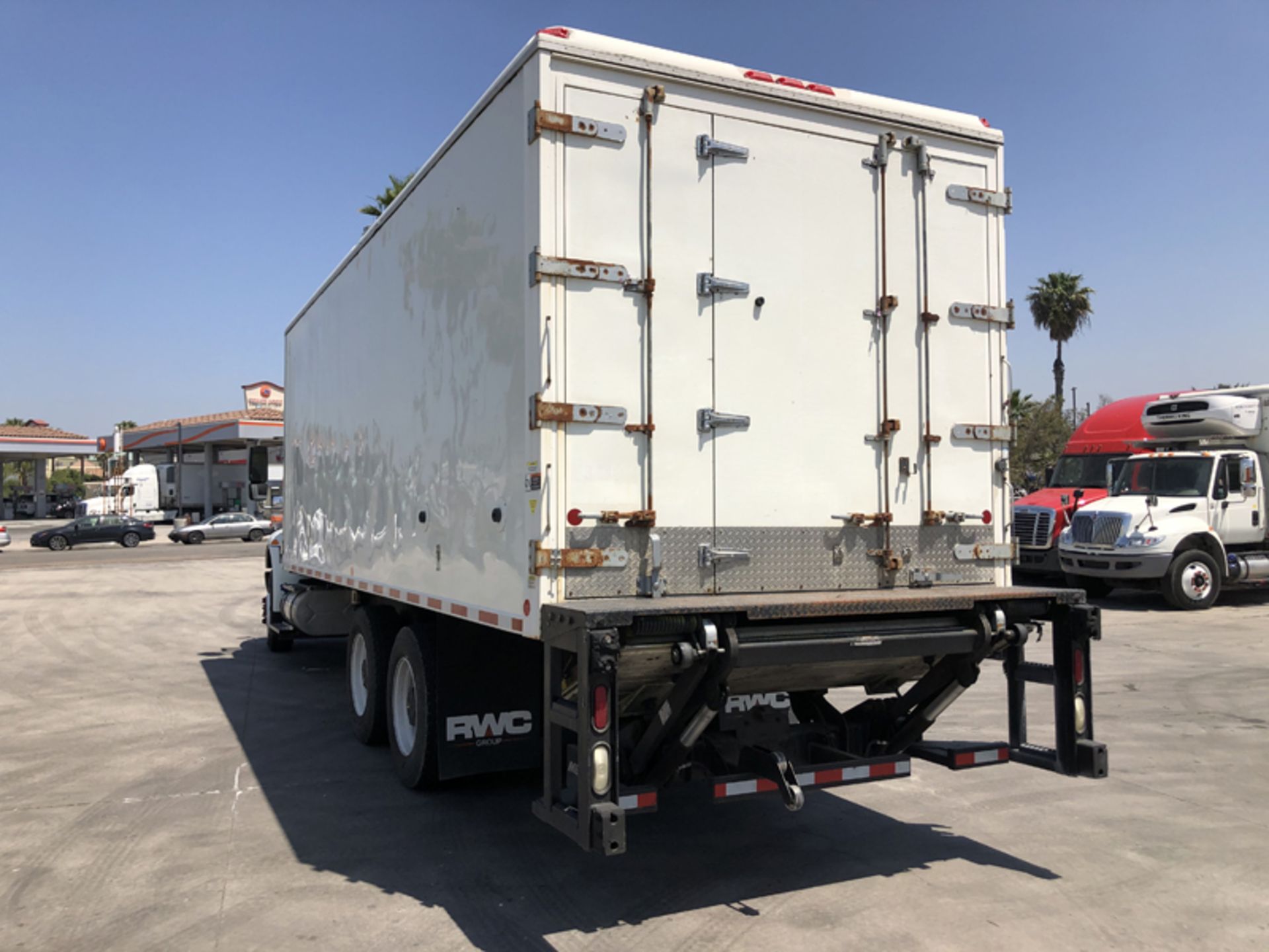 2018 INTERNATIONAL 4400 SBA 6X4 REFRIGERATED BOX TRUCK VIN#: 1HTMSTAR3JH529796, Approx Miles: 42517, - Image 6 of 9