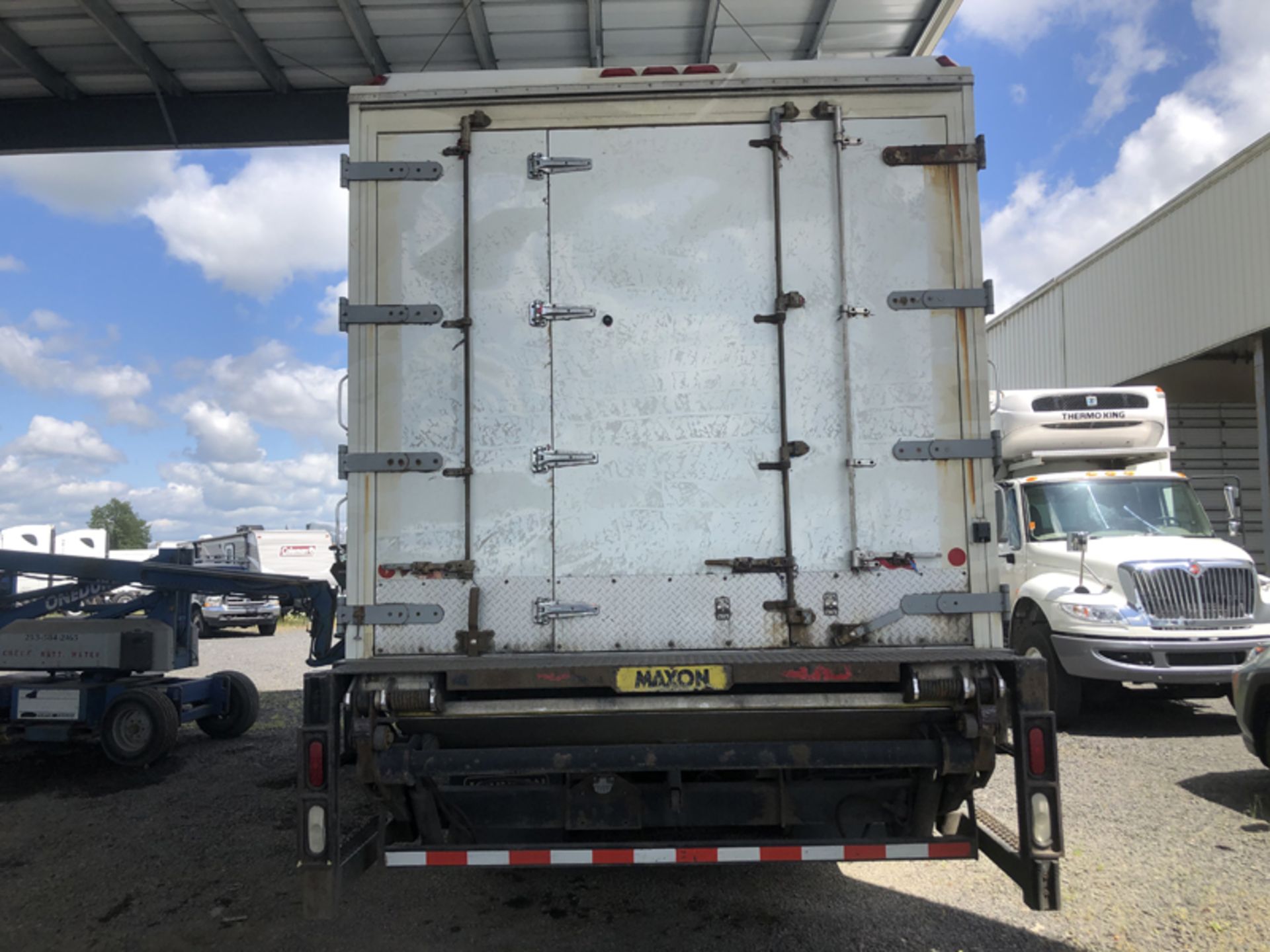 2018 INTERNATIONAL 4400 SBA 6X4 REFRIGERATED BOX TRUCK VIN#: 1HTMSTARXJH529701, Approx Miles: 72681, - Image 6 of 12