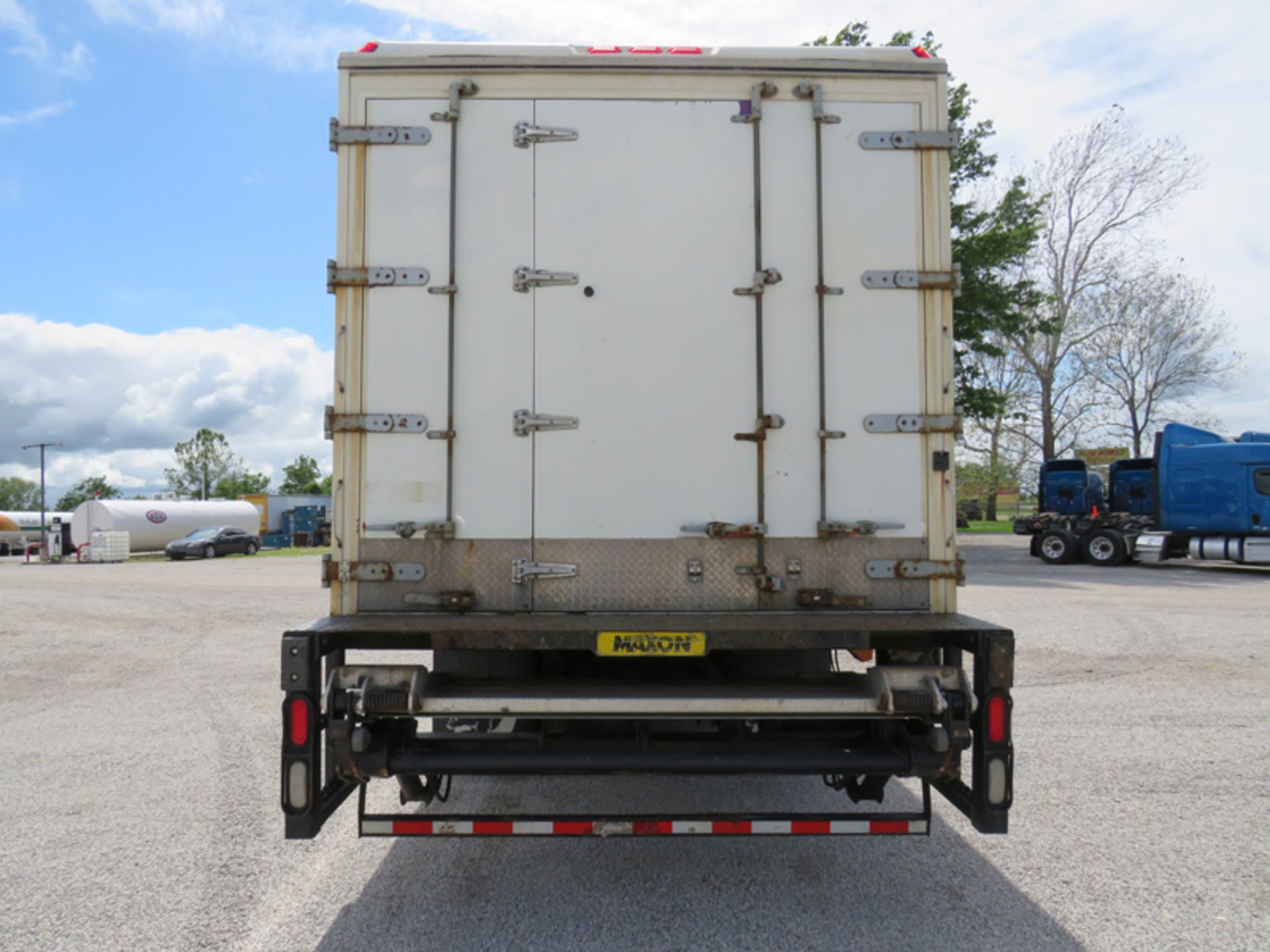 2018 INTERNATIONAL 4400 SBA 6X4 REFRIGERATED BOX TRUCK VIN#: 1HTMSTAR3JH529829, Approx Miles: 27053, - Image 4 of 9